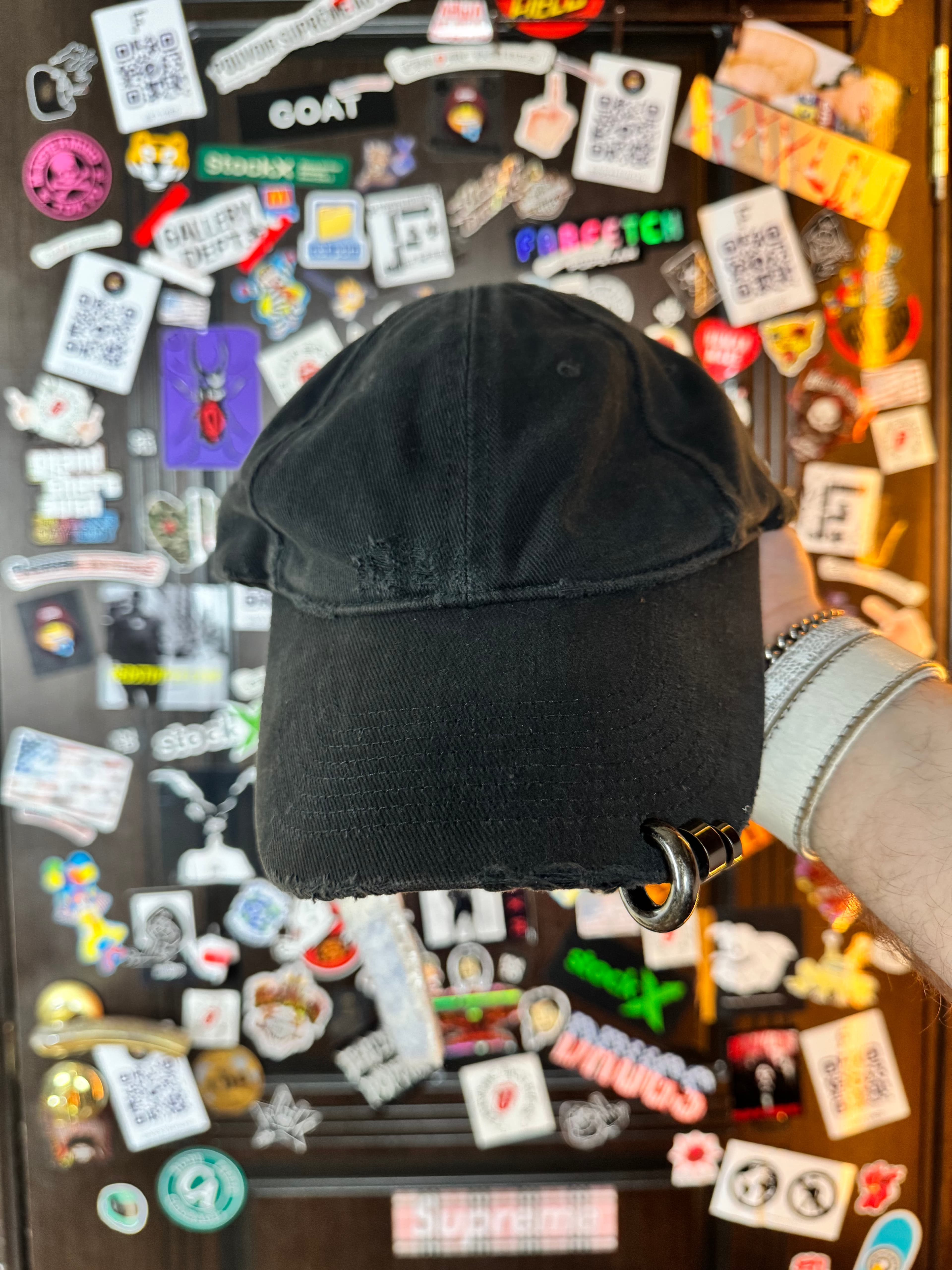 Balenciaga Balenciaga Piercing Cap M, detail view 2