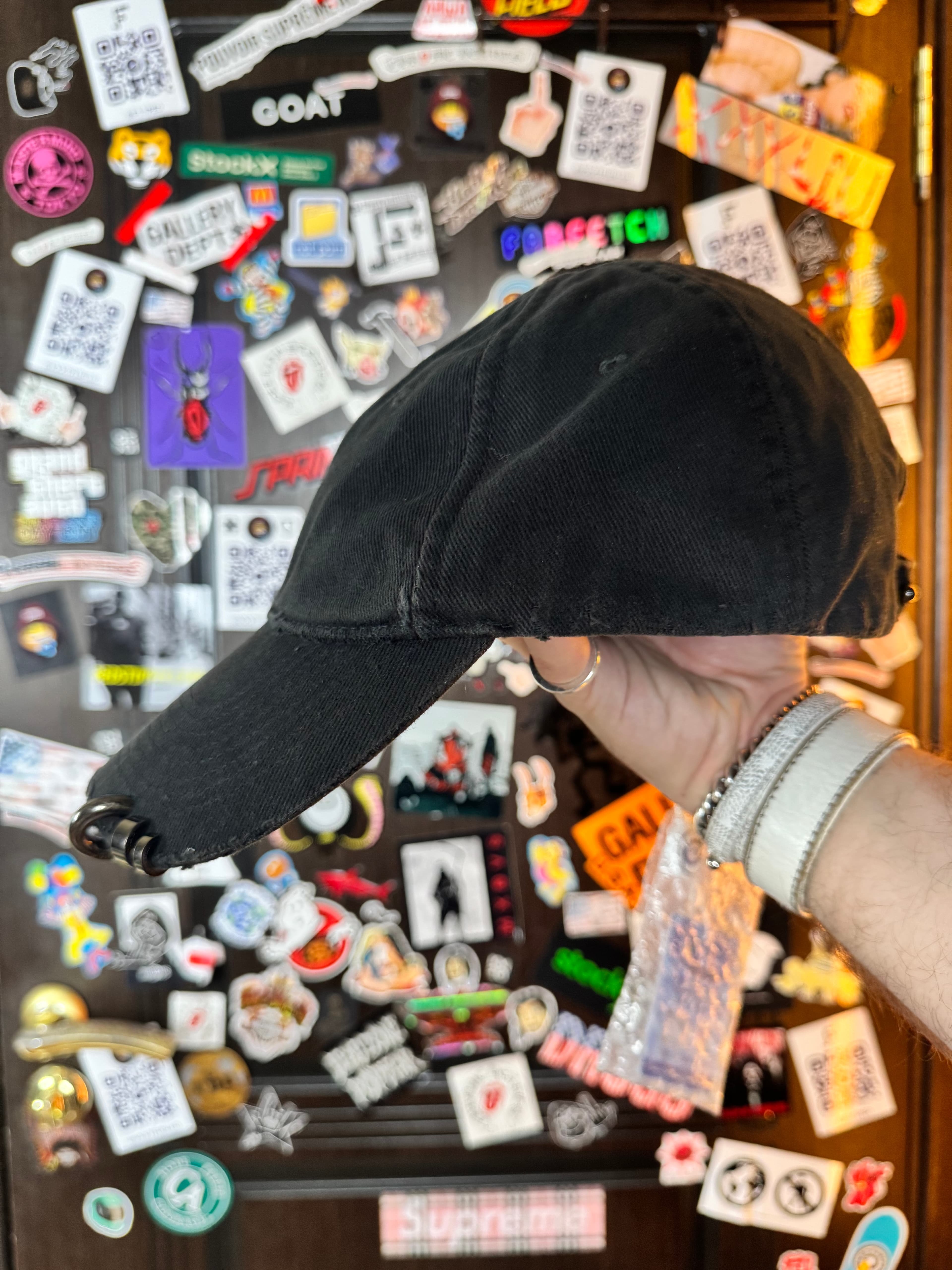 Balenciaga Balenciaga Piercing Cap M, detail view 3