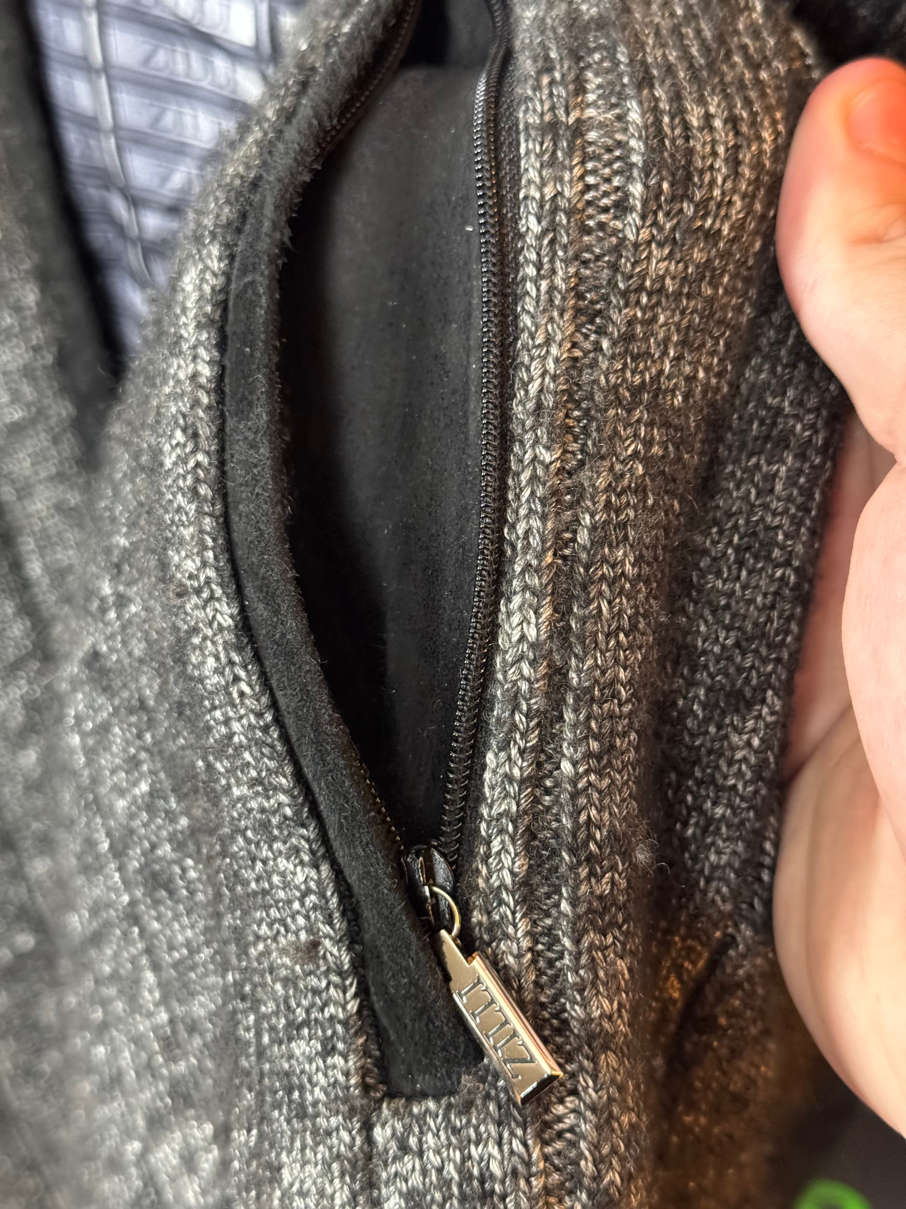 ZILLI Zilli Suede Cashmere Neck-Zip, detail view 11