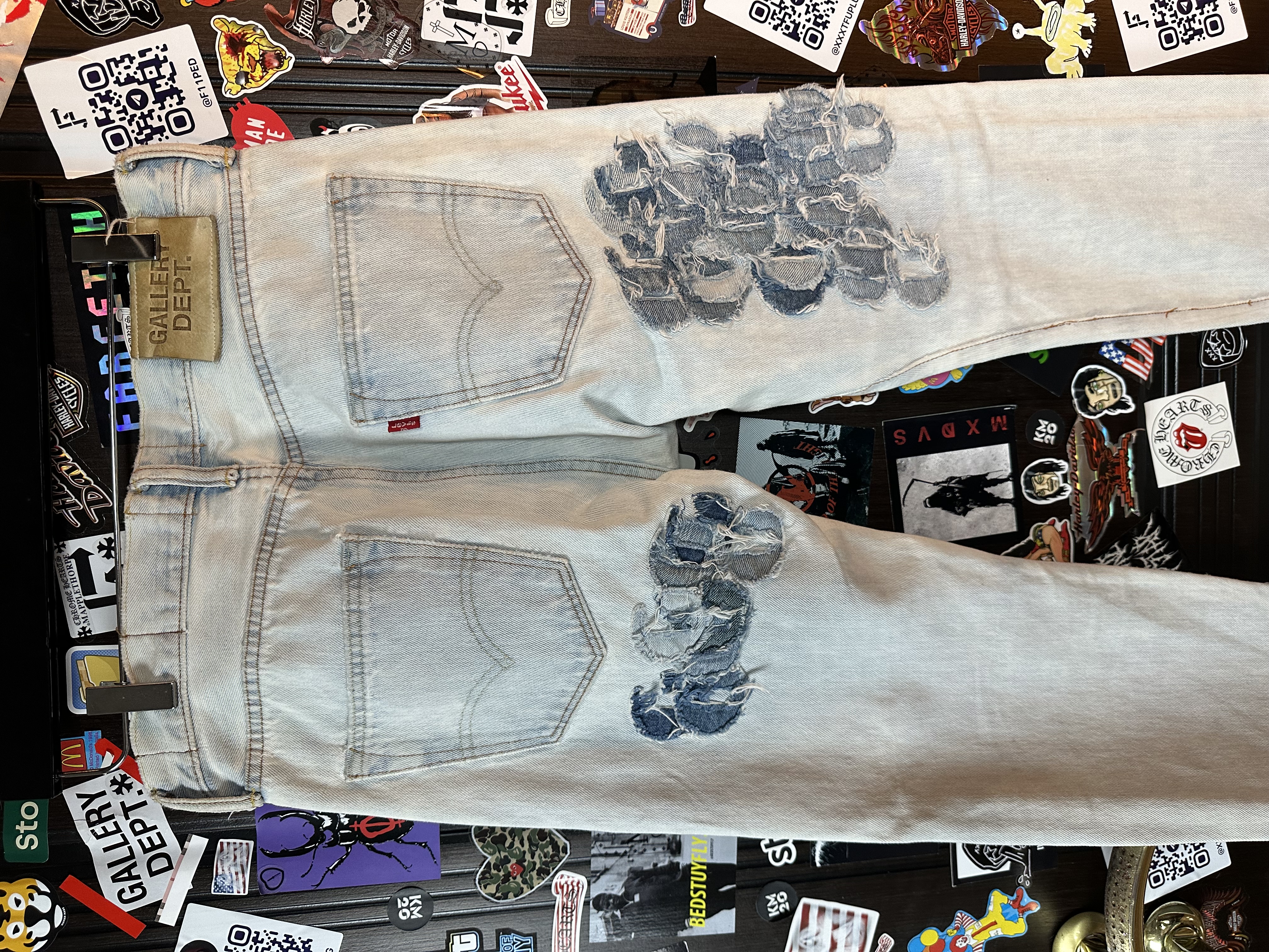 Gallery Dept. 28 XXS 5001 50+ Patches, detail view 4