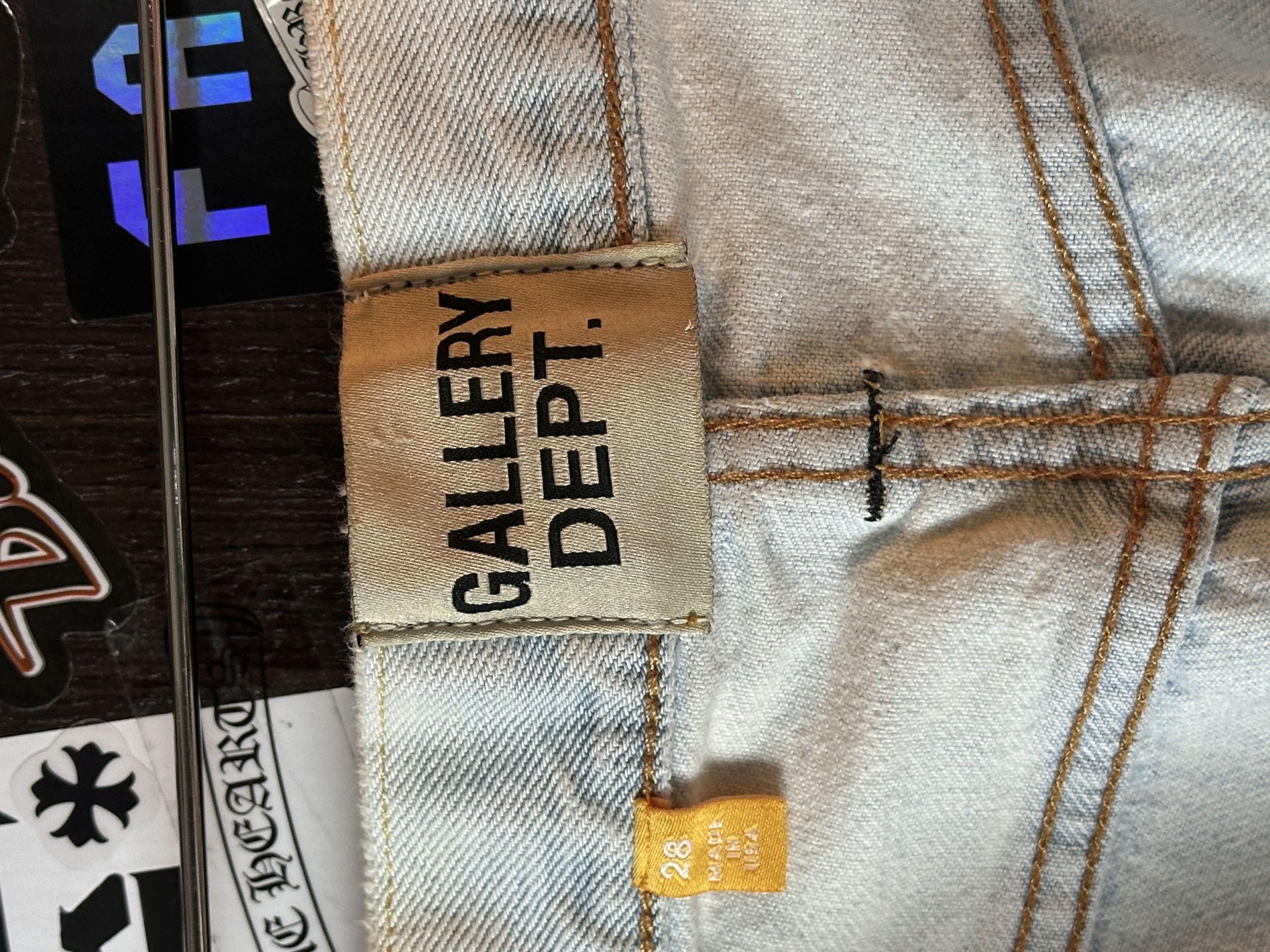 Gallery Dept. 28 XXS 5001 50+ Patches, detail view 7