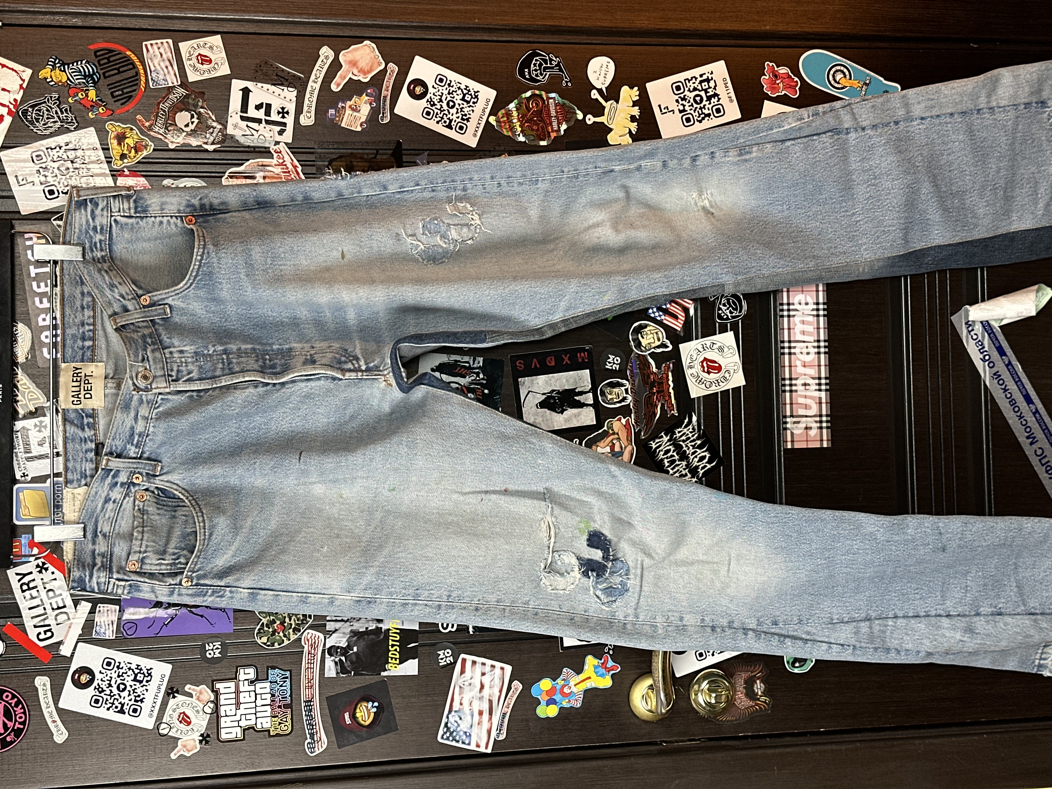 Gallery Dept. 33 La Flares 14 Patches, detail view 2