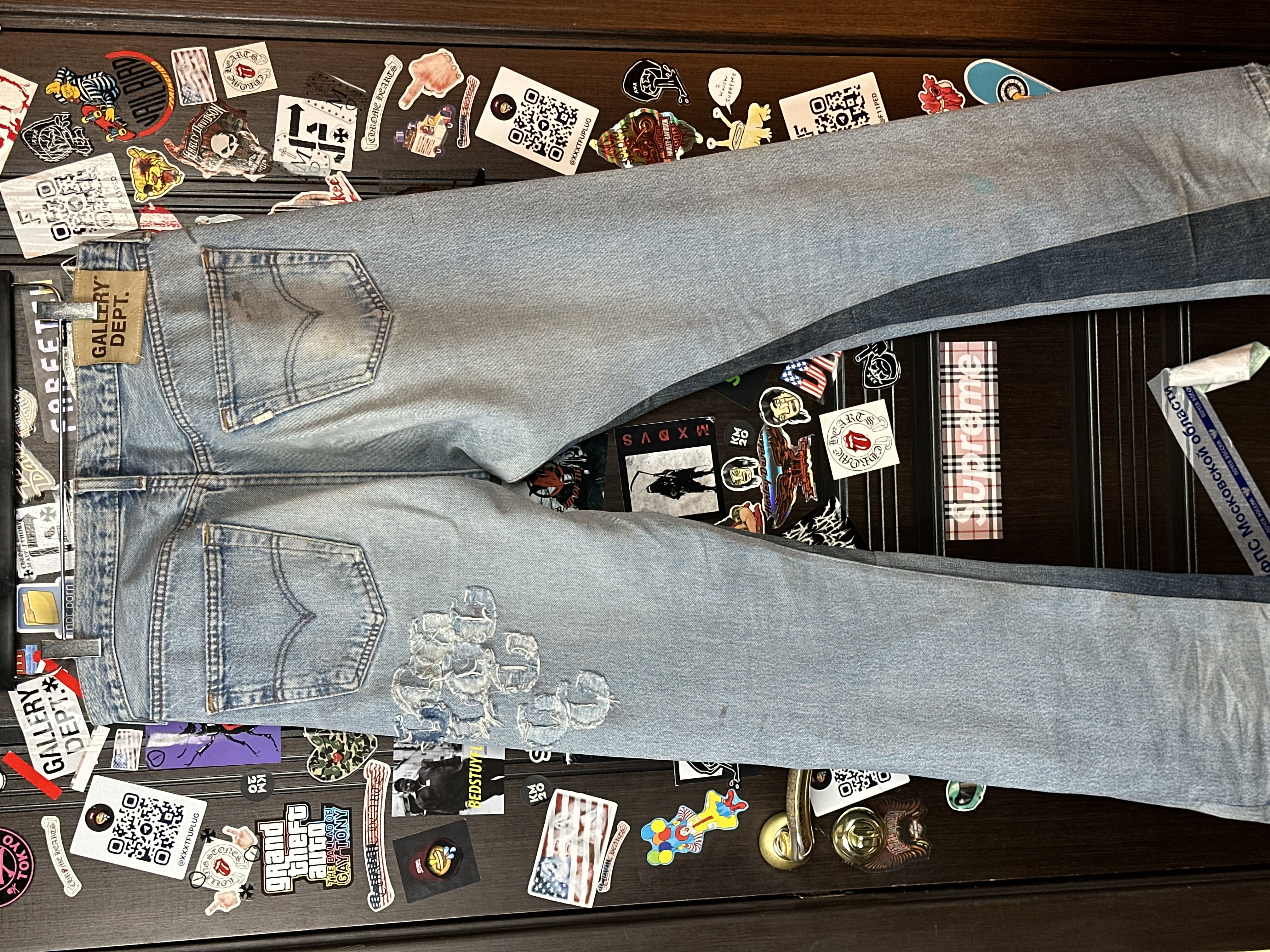 Gallery Dept. 33 La Flares 14 Patches, detail view 3