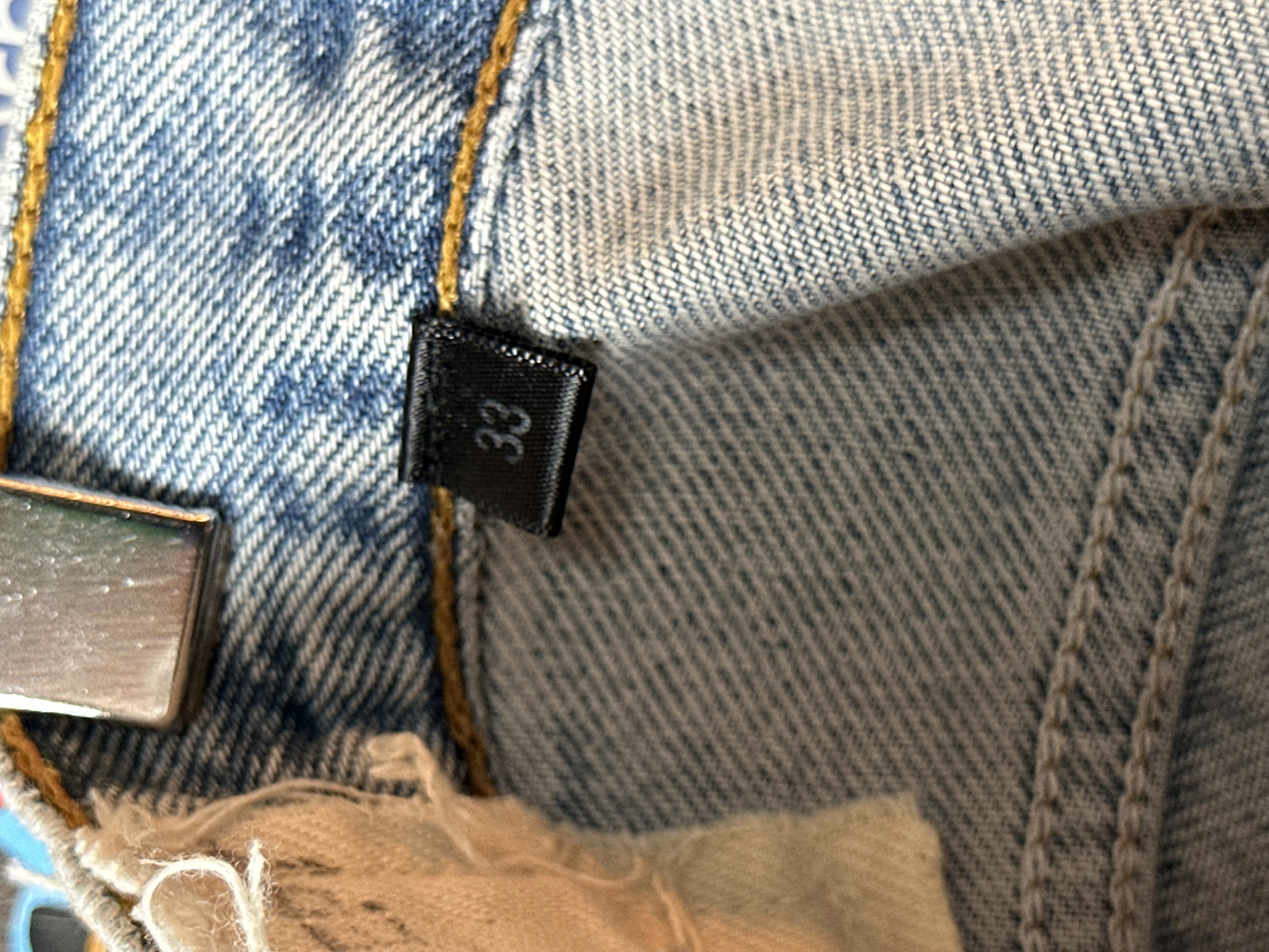 Gallery Dept. 33 La Flares 14 Patches, detail view 9