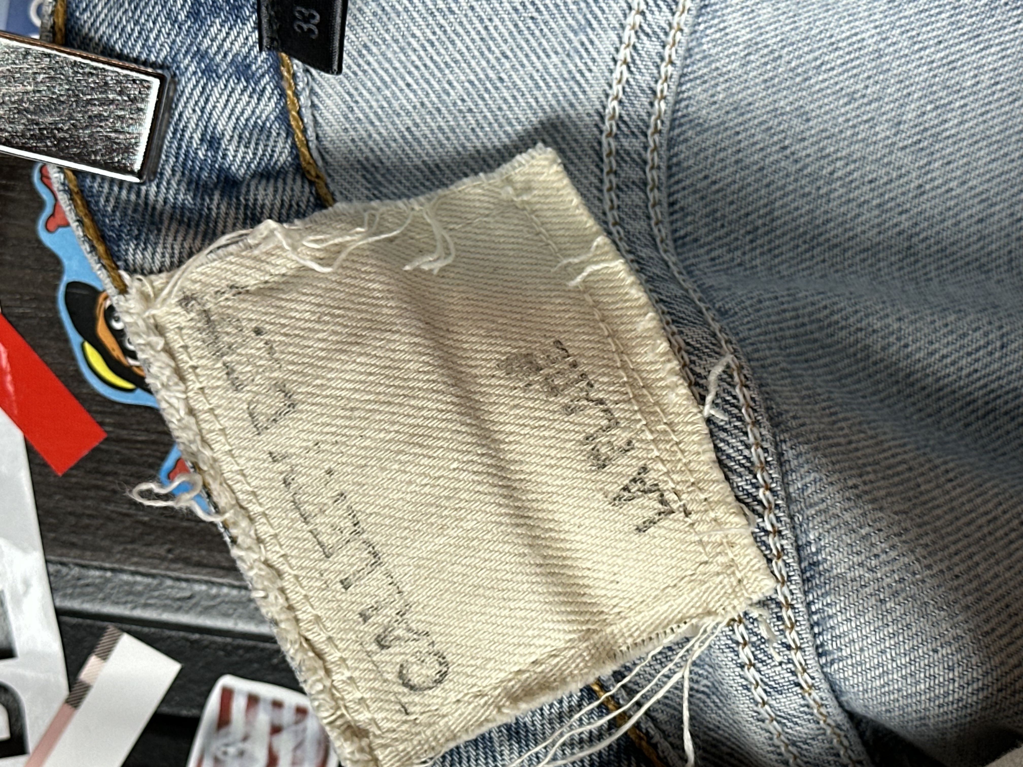 Gallery Dept. 33 La Flares 14 Patches, detail view 10