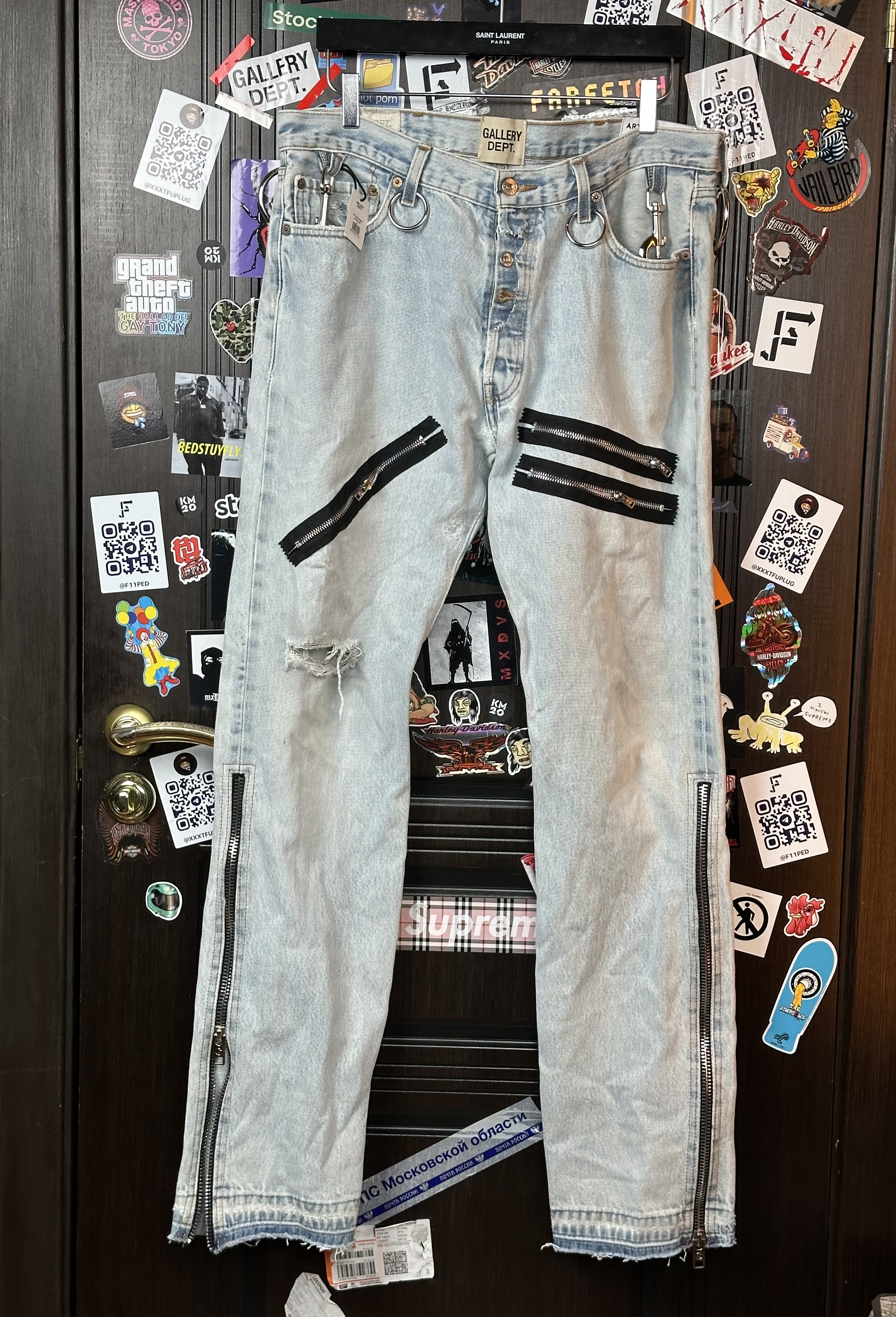 Gallery Dept. 32 Weapon World 5001 Jeans NWT, detail view 2