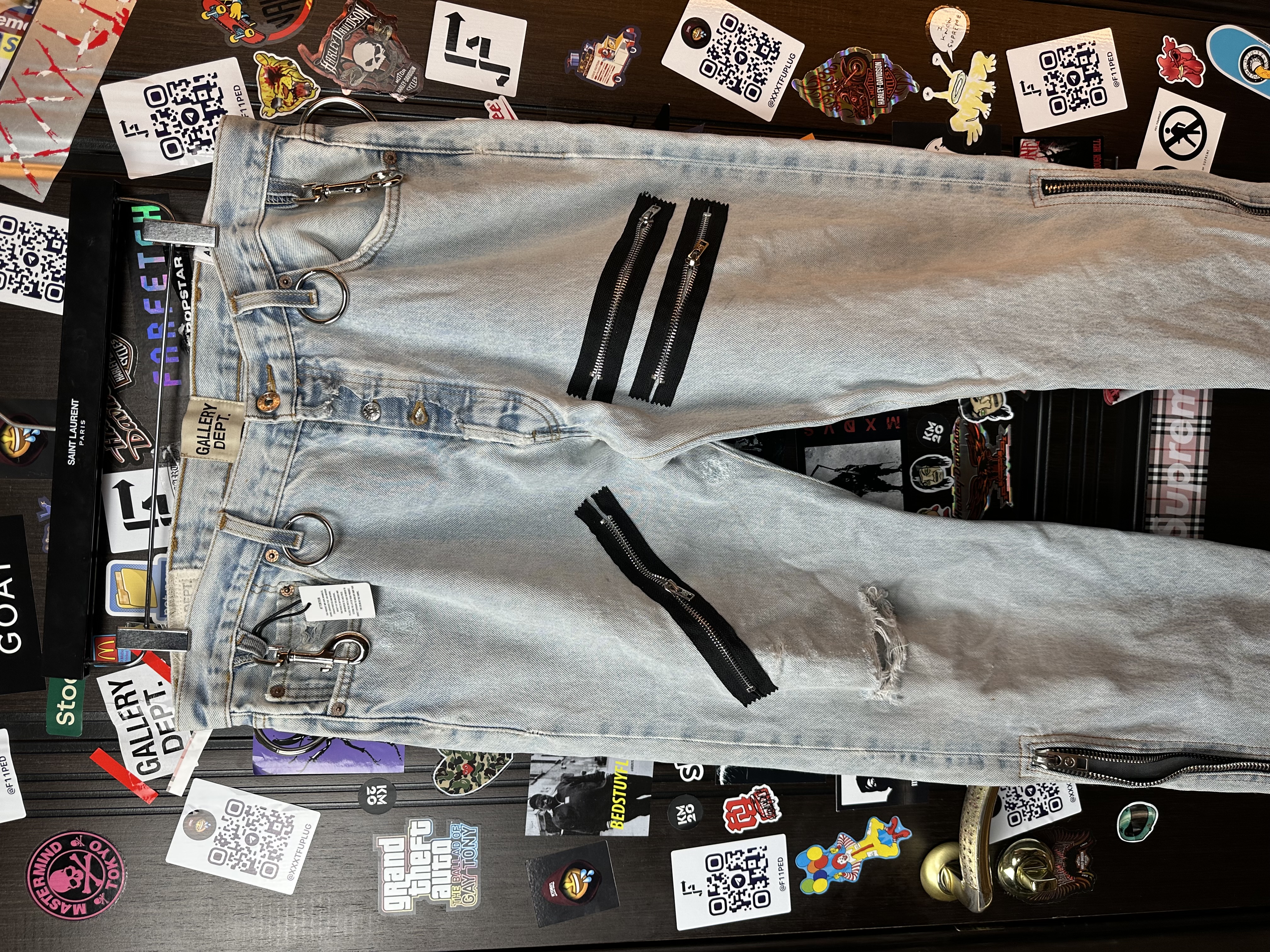 Gallery Dept. 32 Weapon World 5001 Jeans NWT, detail view 5