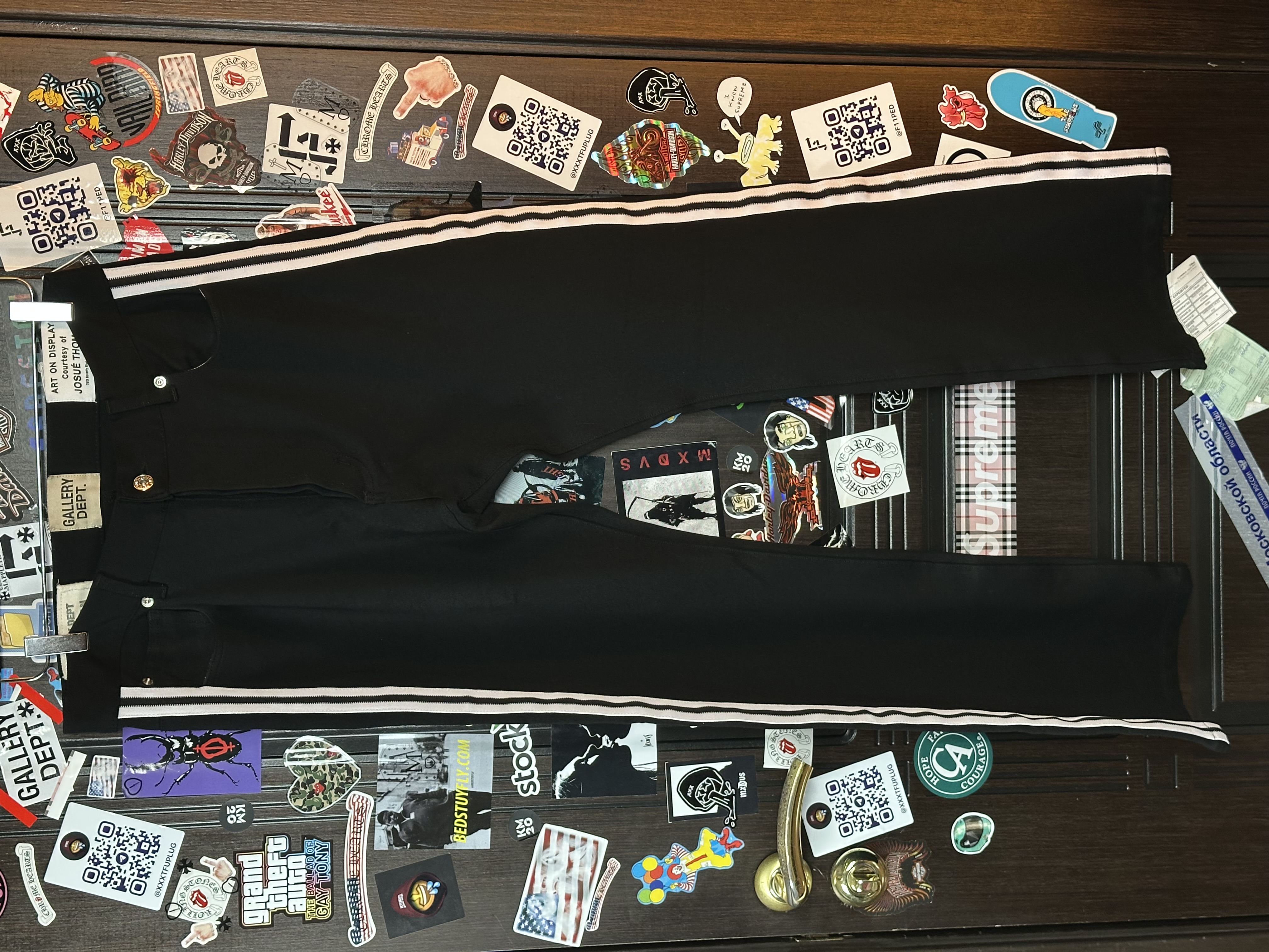 Gallery Dept. 31 Logan Pants, detail view 2