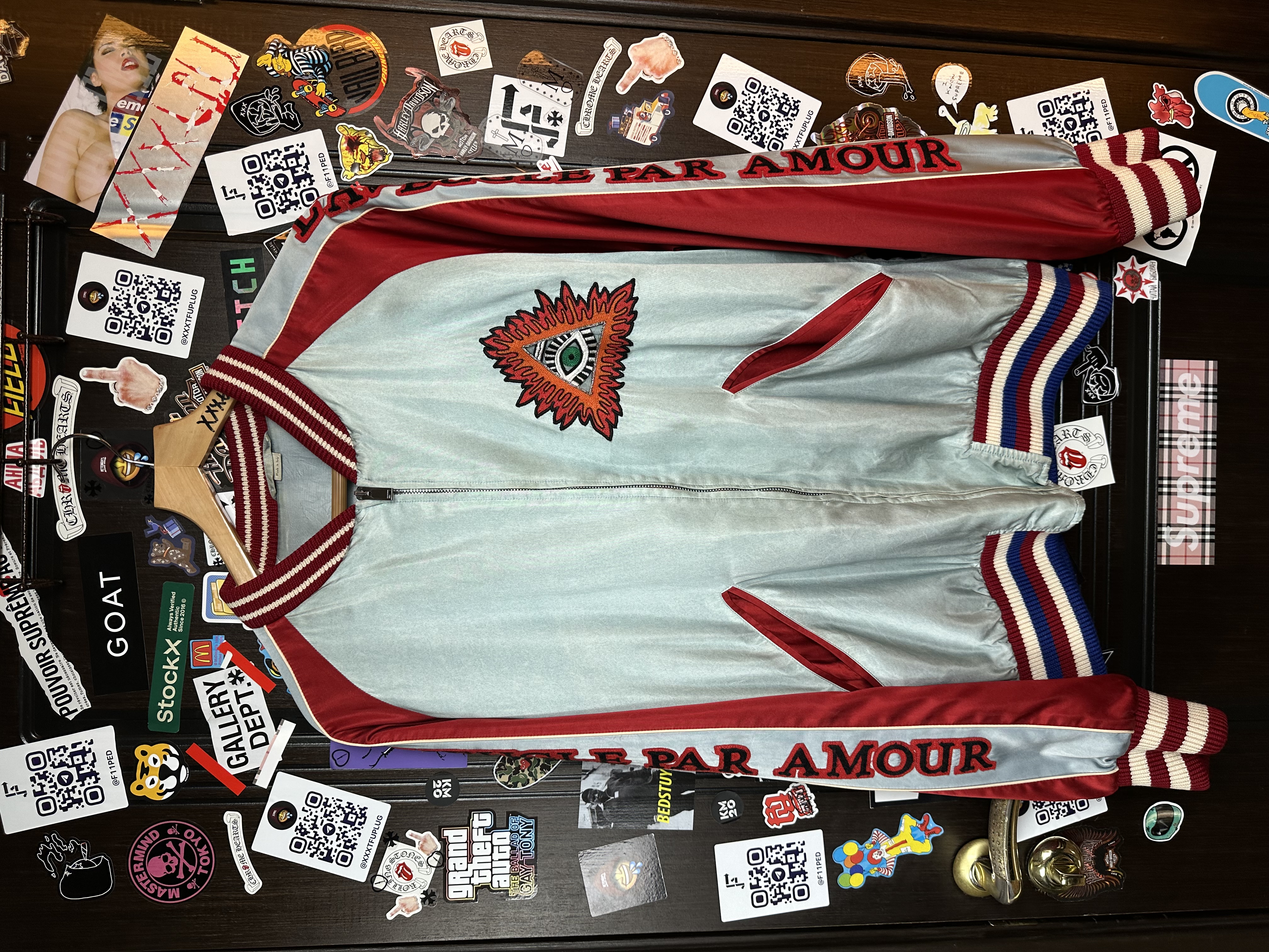 Gucci Gucci SS17 Amour illuminati Silk/Viscose XXL Bomber, detail view 3