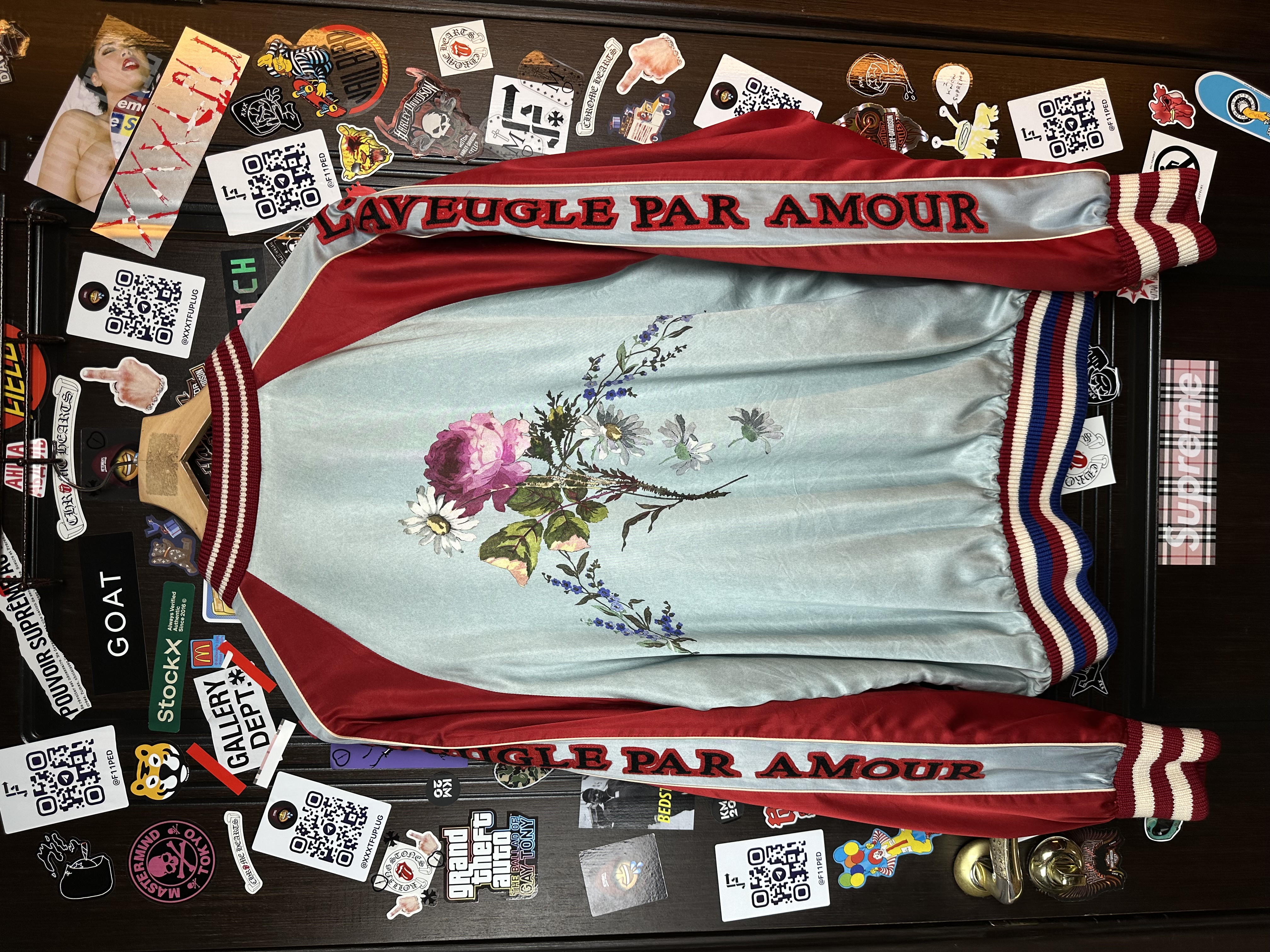 Gucci Gucci SS17 Amour illuminati Silk/Viscose XXL Bomber, detail view 6