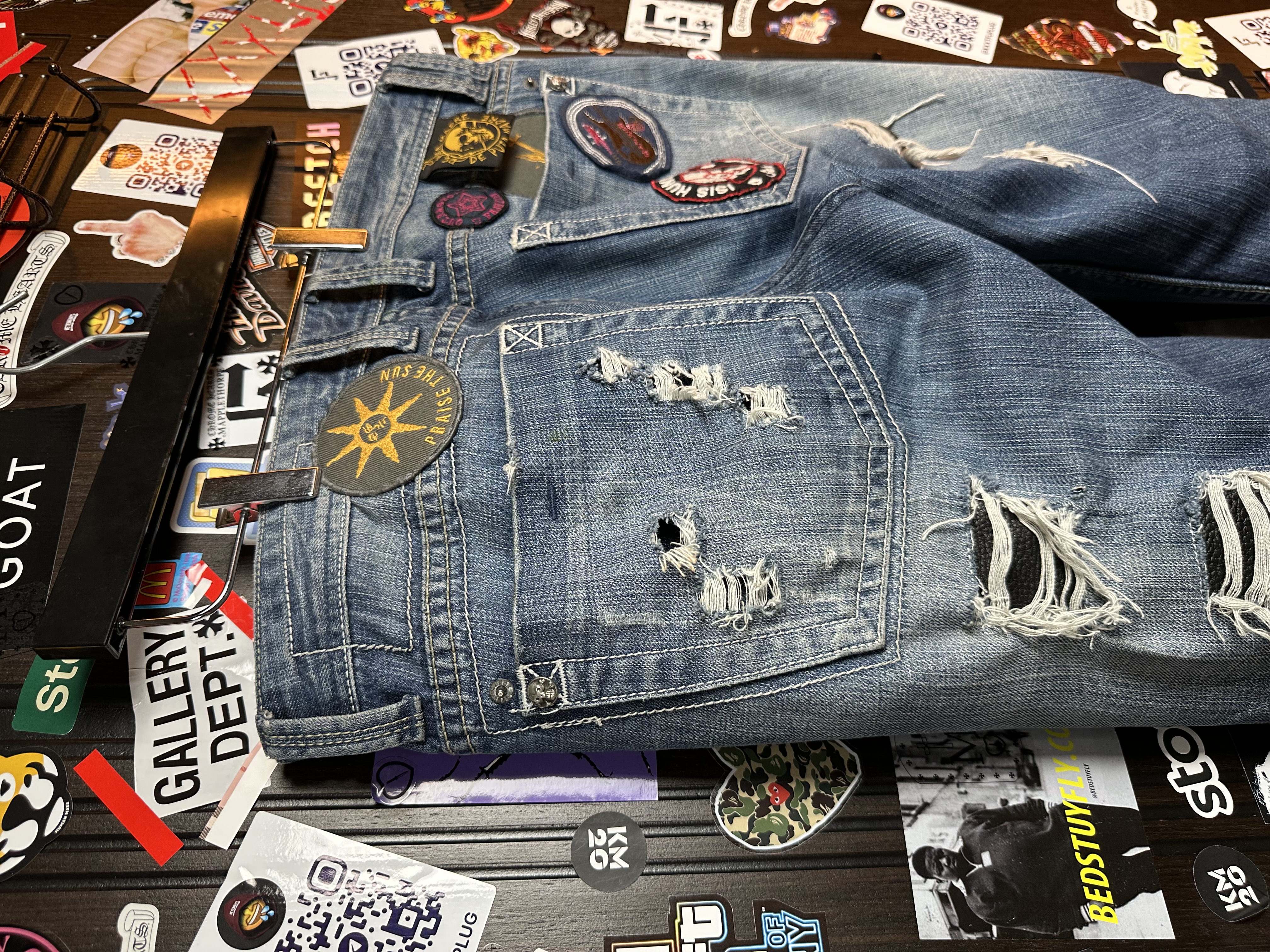 OMB x ERD OMB X ERD "FUCK PEDOPHILIA" Jeans, detail view 10
