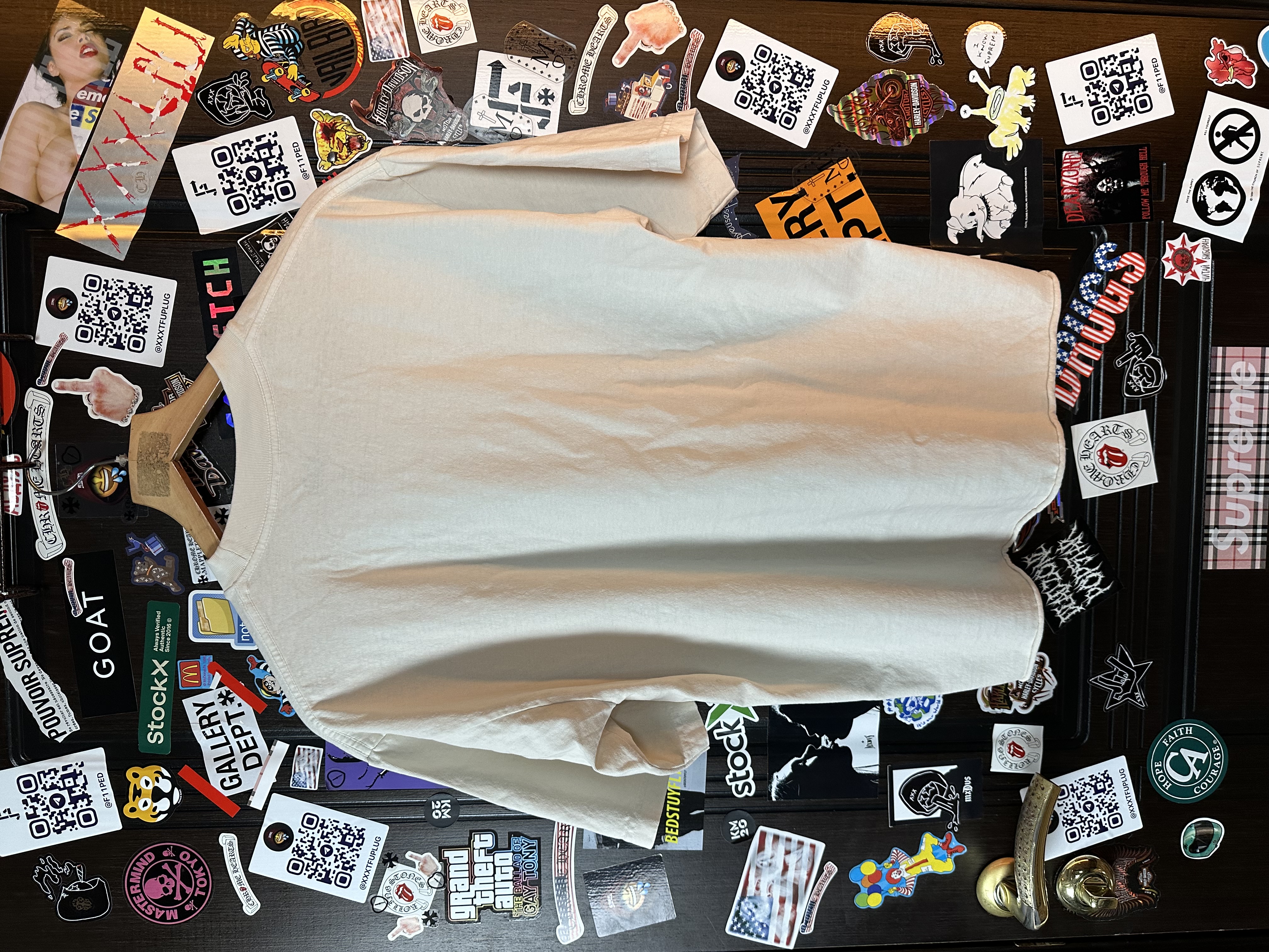 Paly Hollywood Offset Jesus, detail view 2