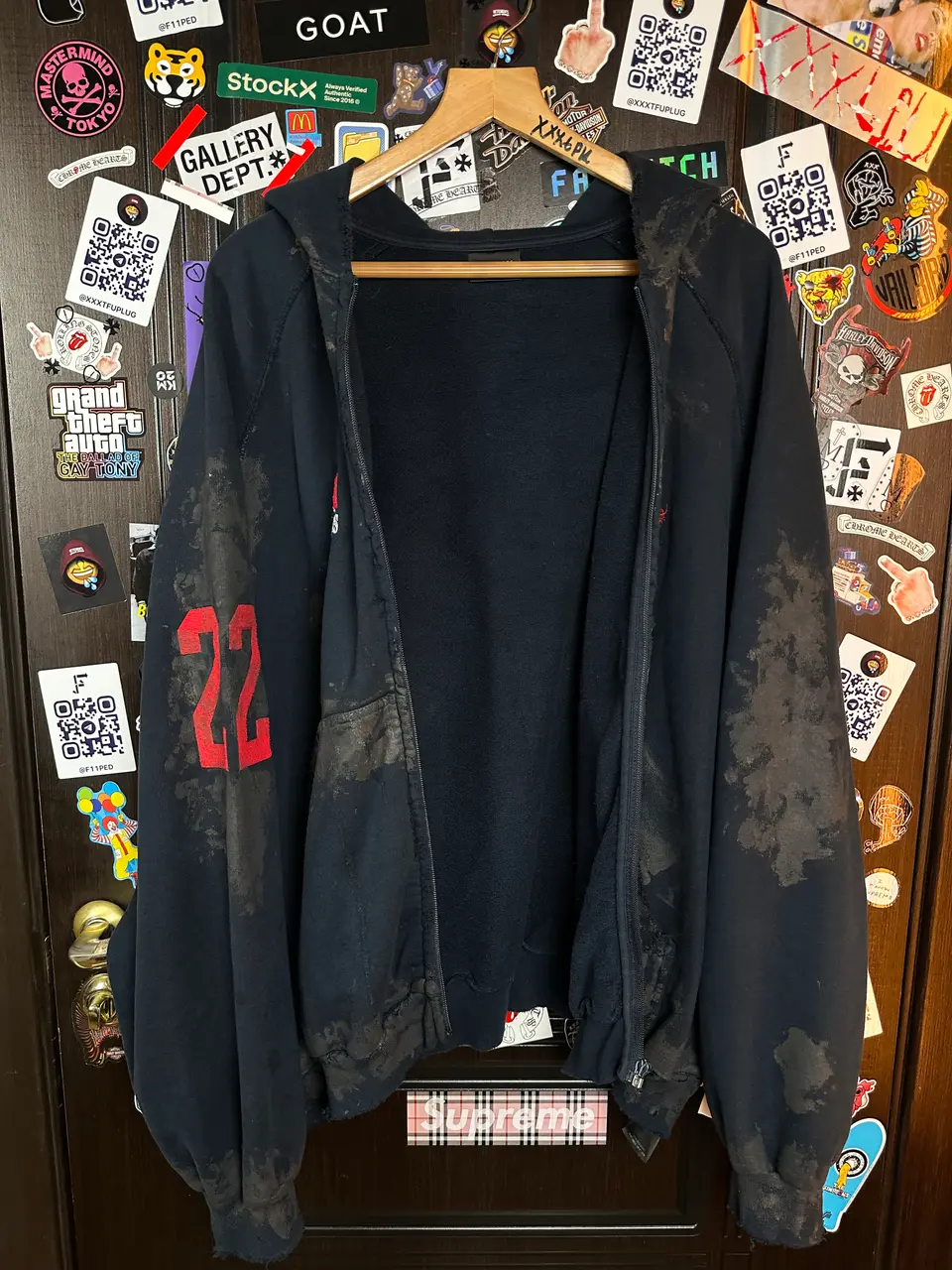Balenciaga Balenci Dirty Polo, detail view 9