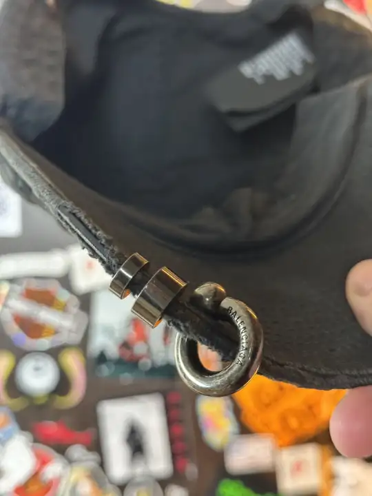 Balenciaga Balenciaga Piercing Cap M, detail view 8