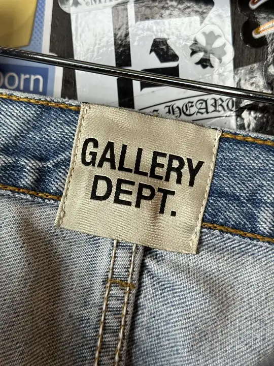 Gallery Dept. 33 La Flares 14 Patches, detail view 8