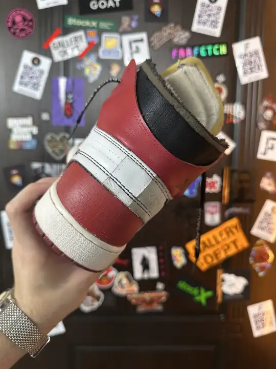 Off-White x Nike Chicago Jordan 1, detail view 5