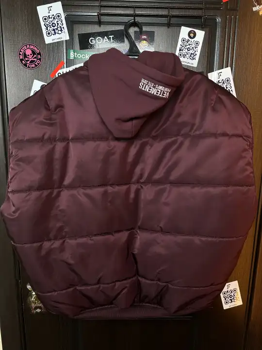 Vetements Vest burgundy, detail view 4