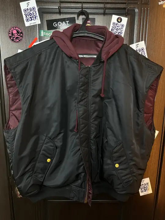 Vetements Vest burgundy, detail view 5