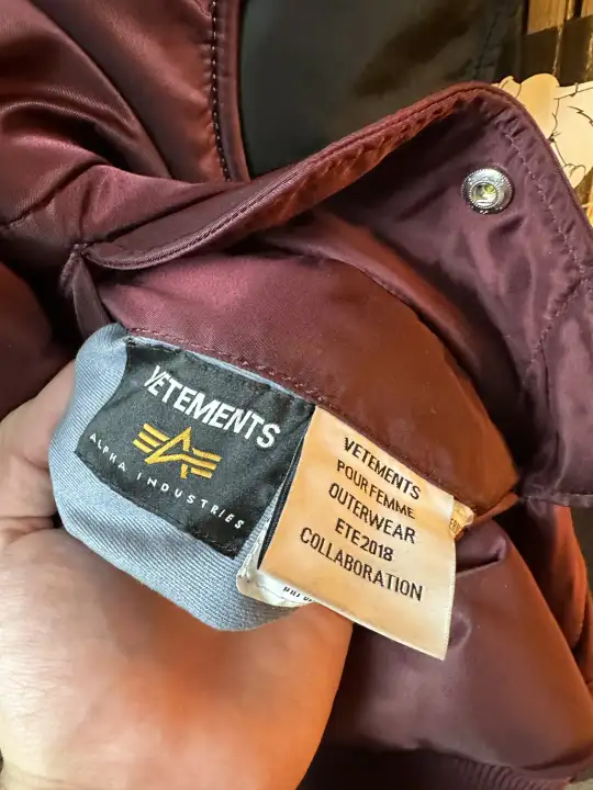 Vetements Vest burgundy, detail view 16