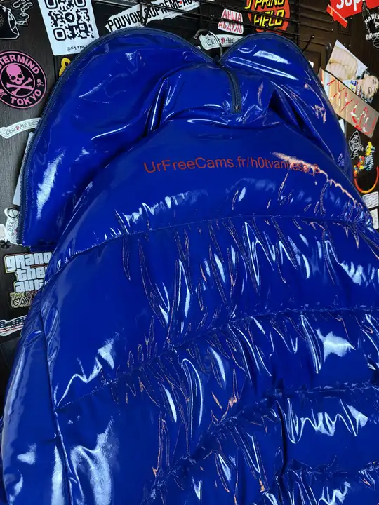 Vetements Webcam Puffer S, detail view 9