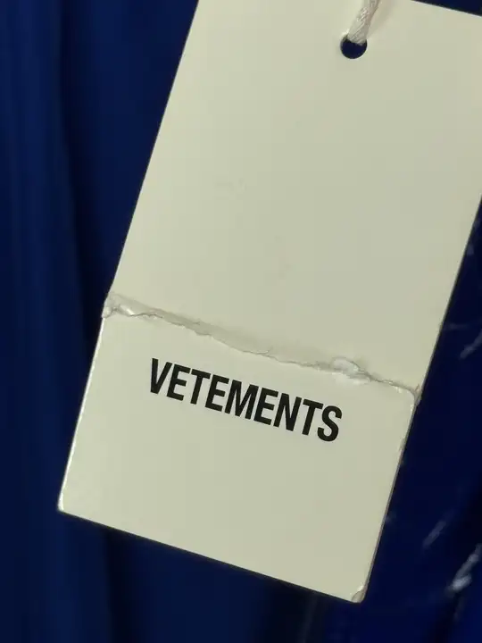 Vetements Webcam Puffer S, detail view 23