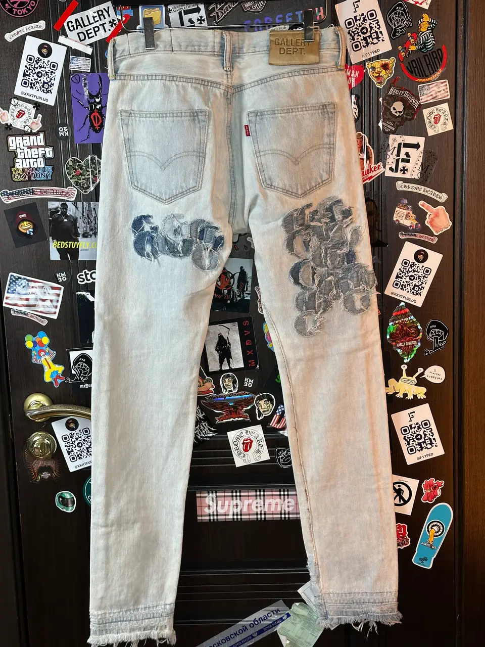 Gallery Dept. 28 XXS 5001 50+ Patches, detail view 3
