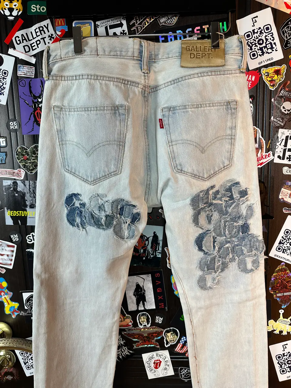 Gallery Dept. 28 XXS 5001 50+ Patches, detail view 4