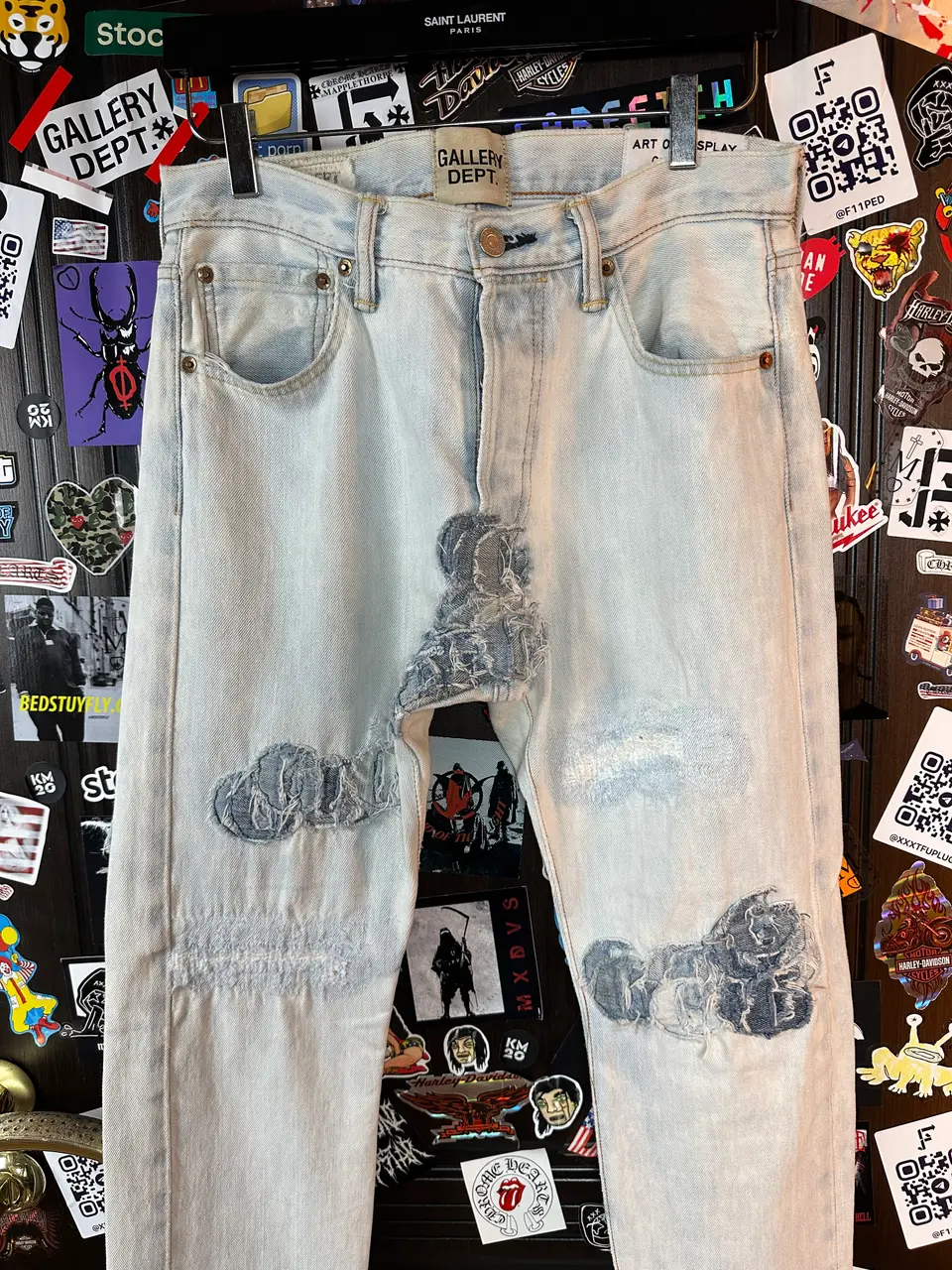 Gallery Dept. 28 XXS 5001 50+ Patches, detail view 5