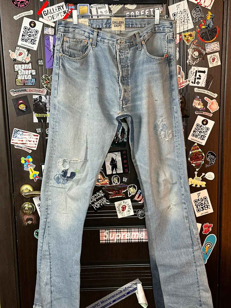 Gallery Dept. 33 La Flares 14 Patches, detail view 2
