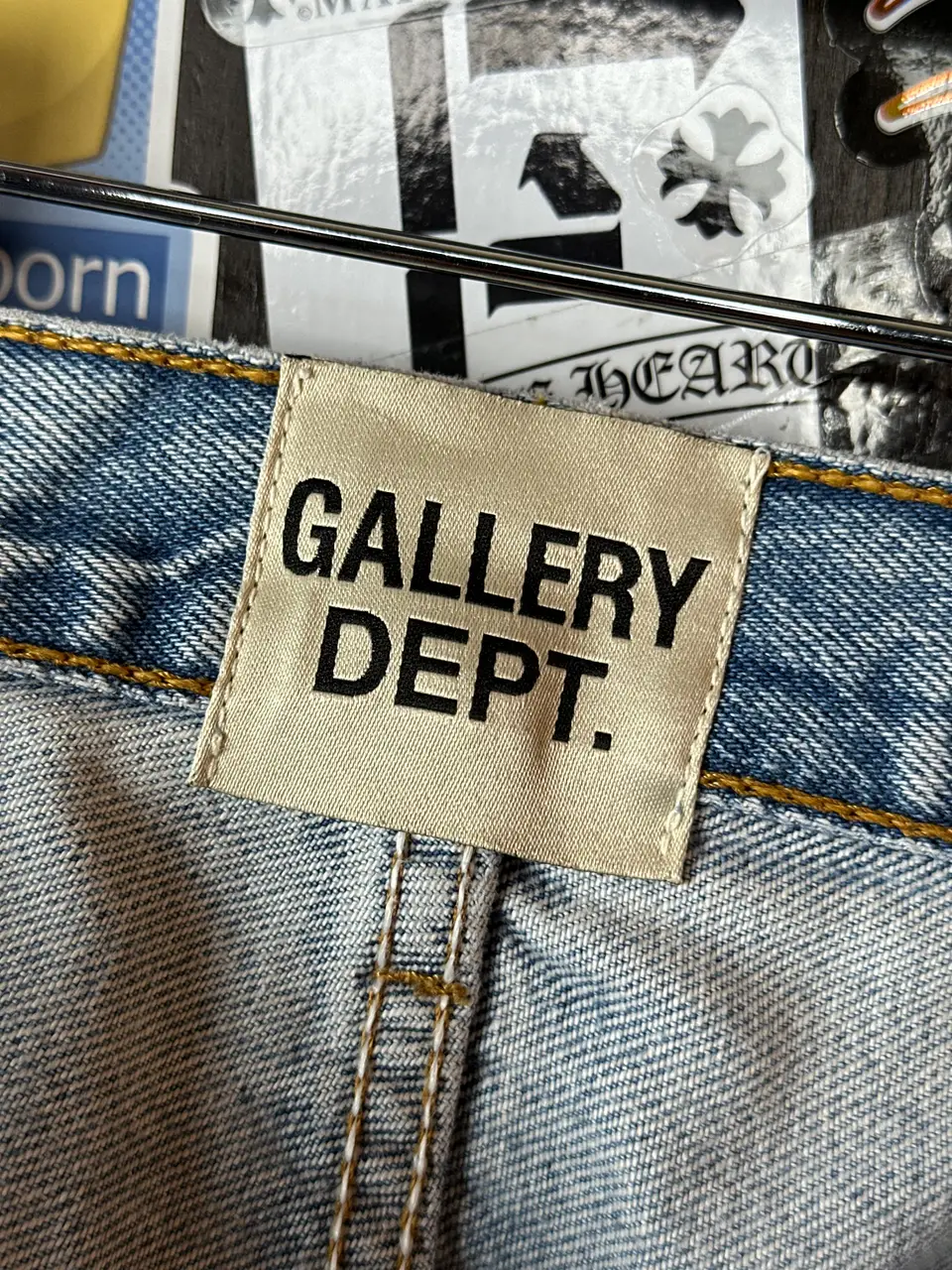 Gallery Dept. 33 La Flares 14 Patches, detail view 8