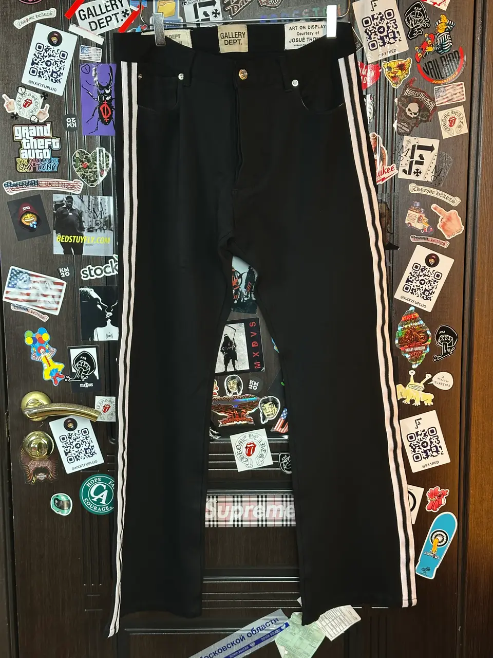 Gallery Dept. 31 Logan Pants, detail view 2