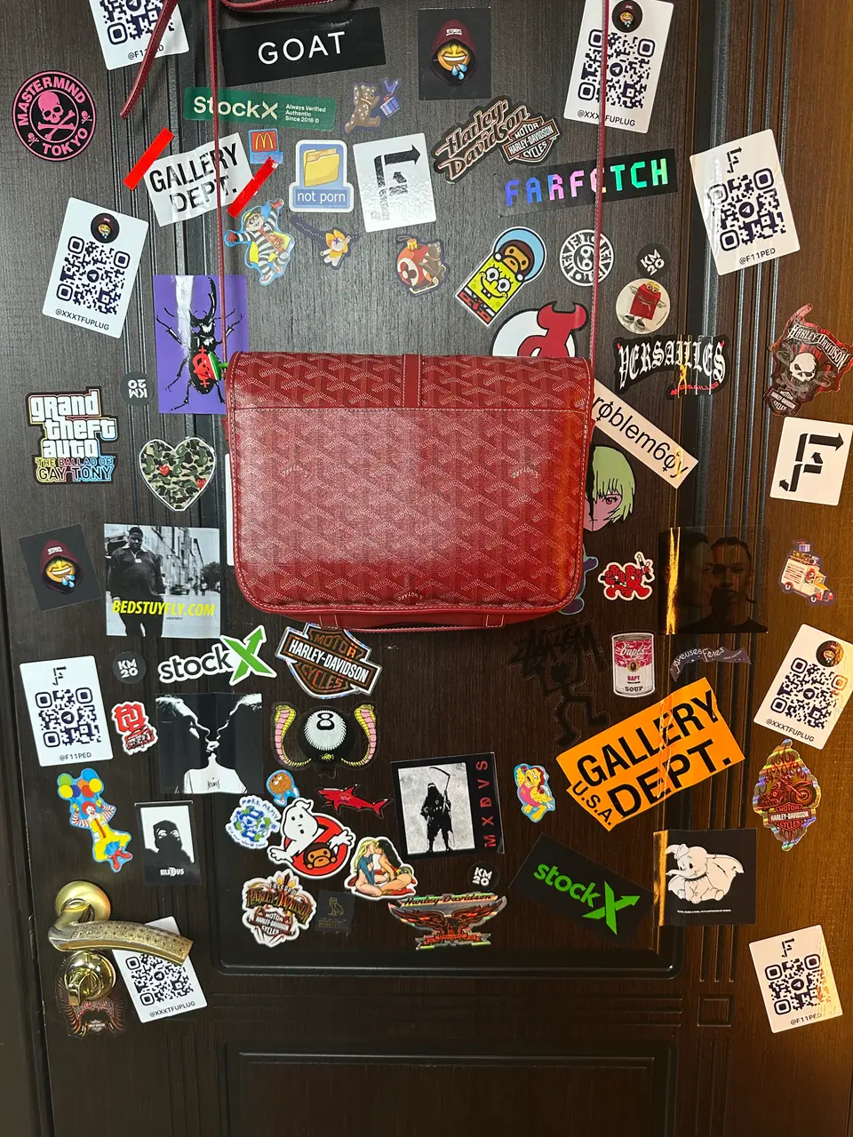 Goyard Belvedere MM Uzi-Red, detail view 2