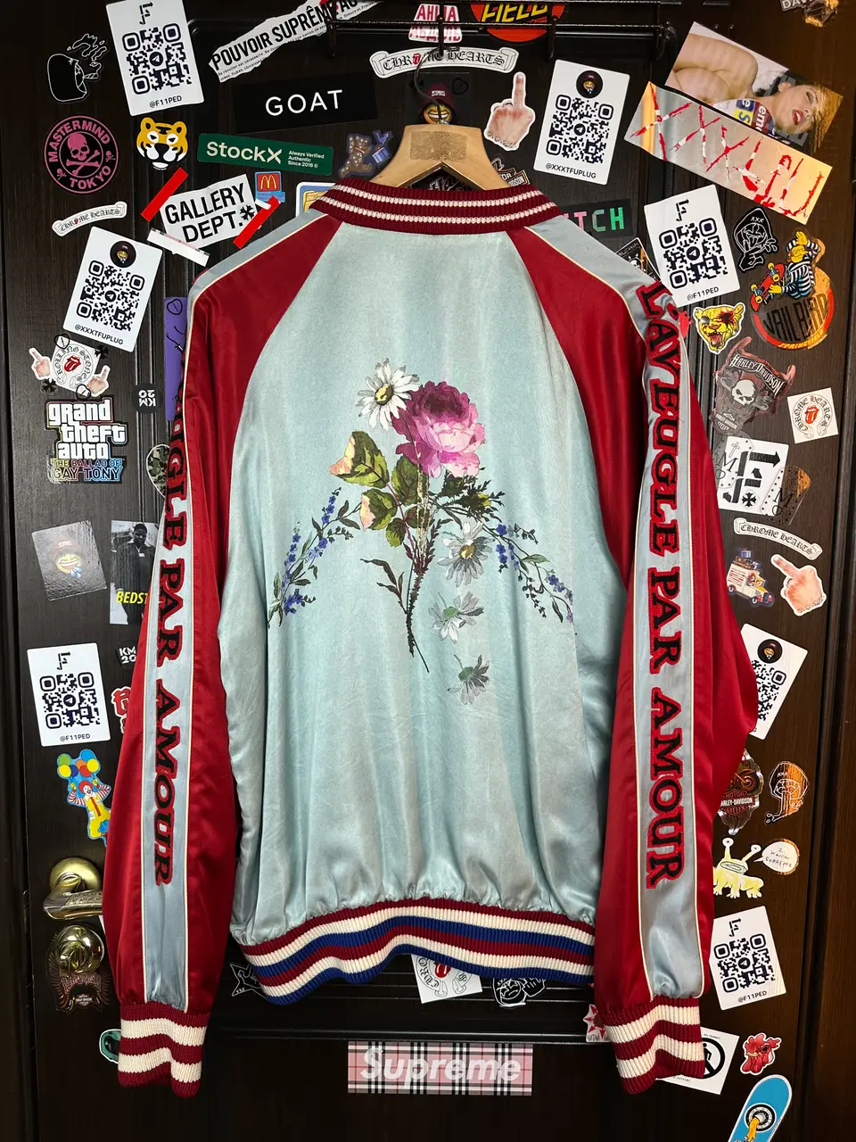 Gucci Gucci SS17 Amour illuminati Silk/Viscose XXL Bomber, detail view 6