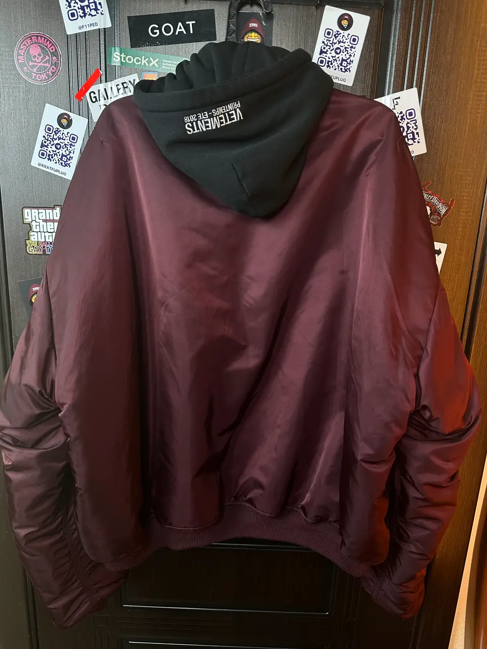 Vetements Burgundy Bomber Emoji XS, detail view 2