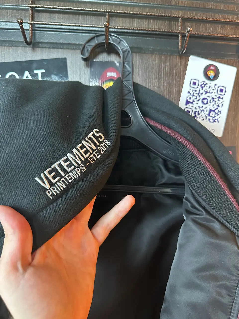 Vetements Burgundy Bomber Emoji XS, detail view 10