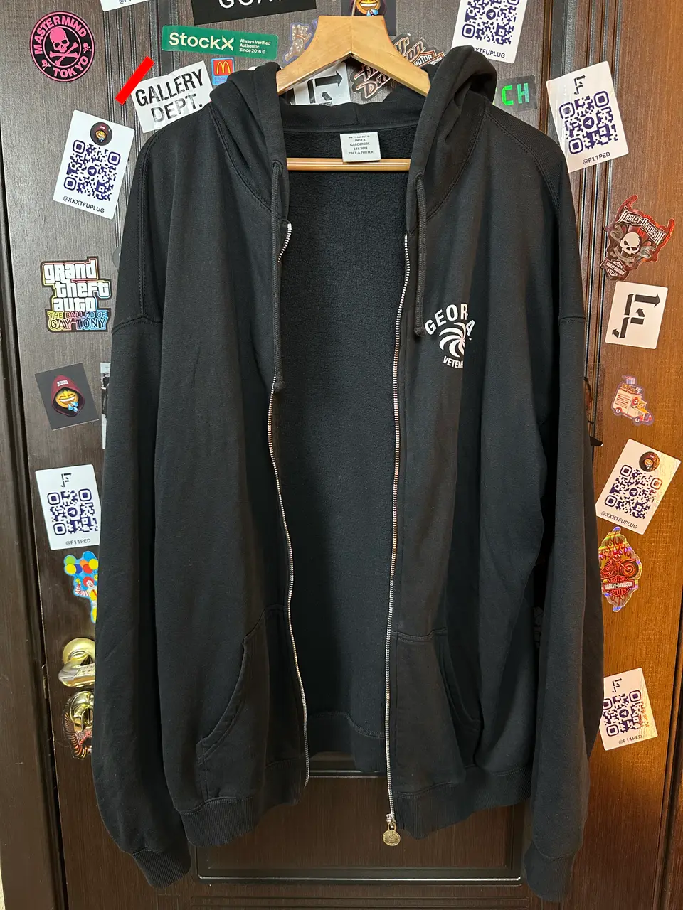 Vetements Georgia XL, detail view 2