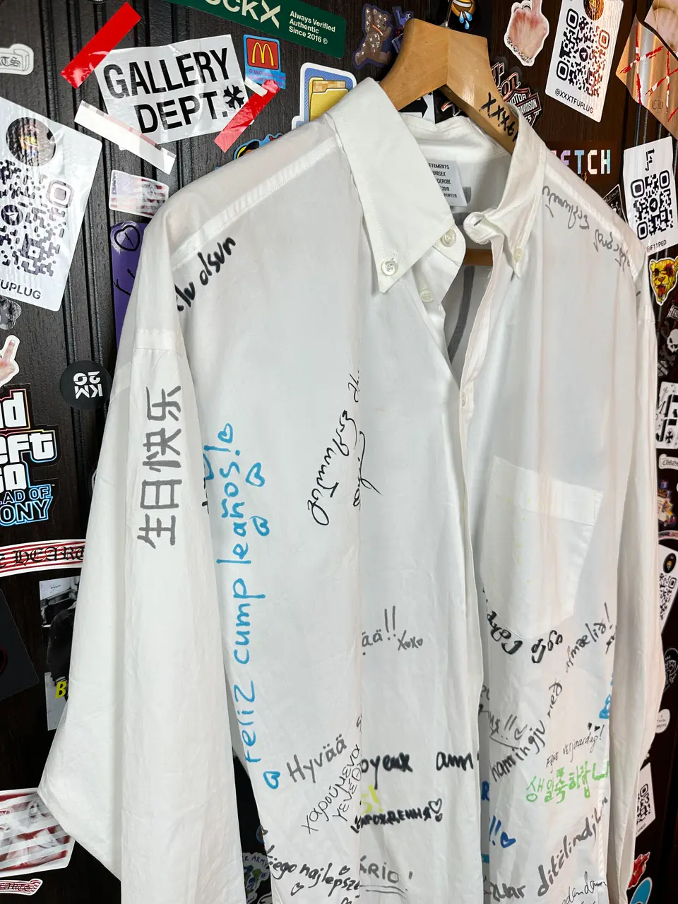 Vetements Tansatsmeli Happy Birthday, detail view 7
