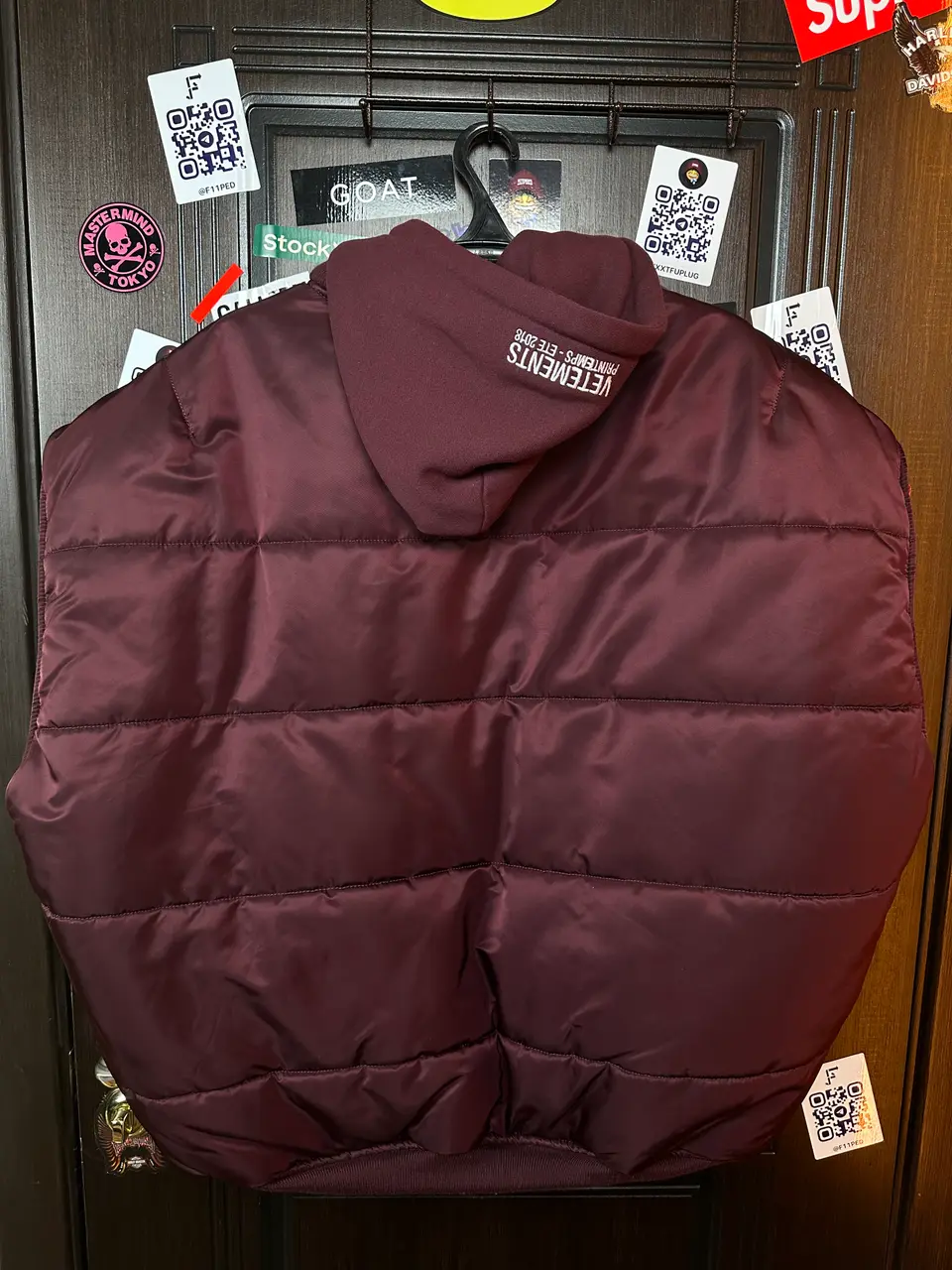 Vetements Vest burgundy, detail view 3