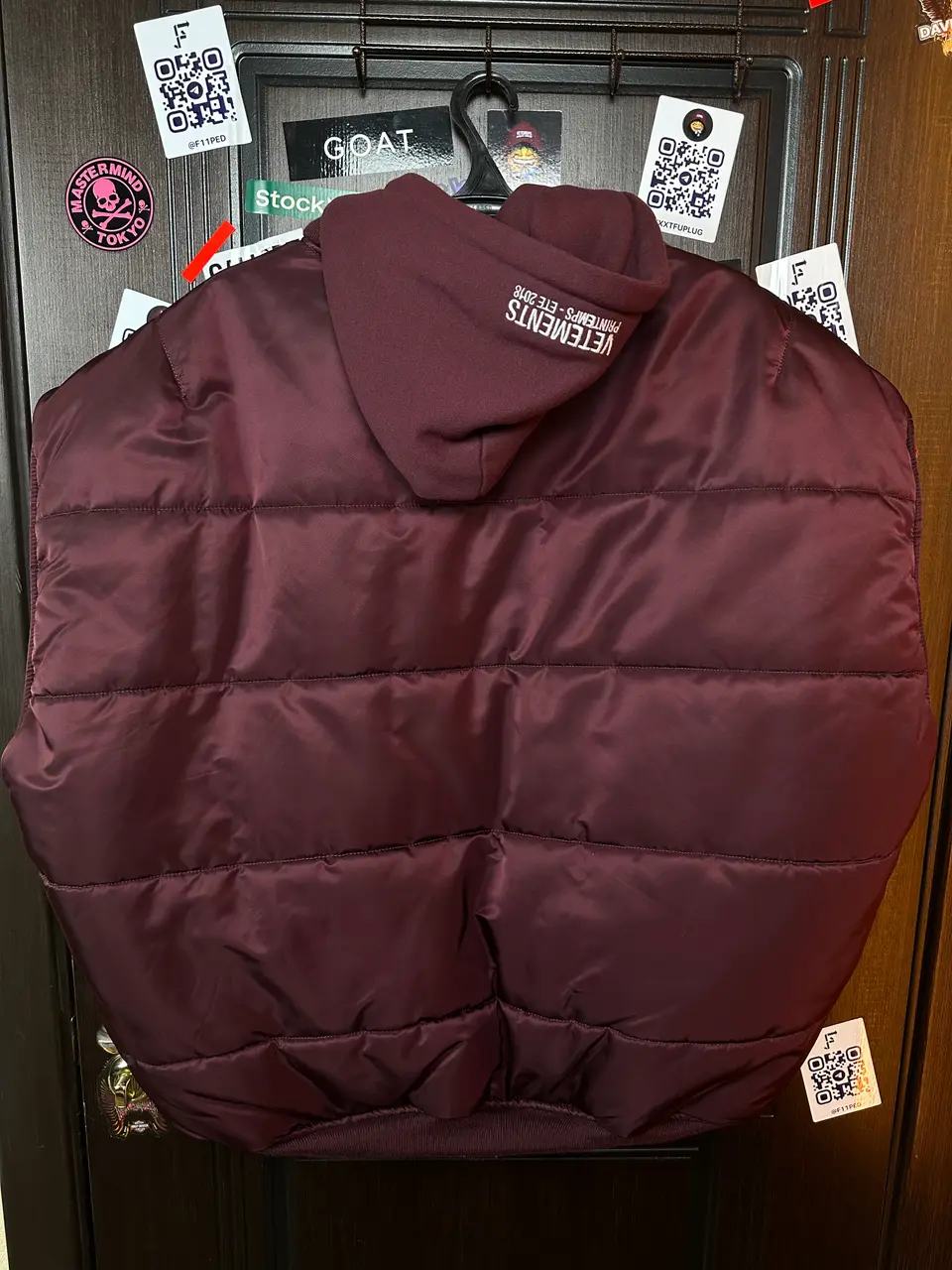 Vetements Vest burgundy, detail view 4