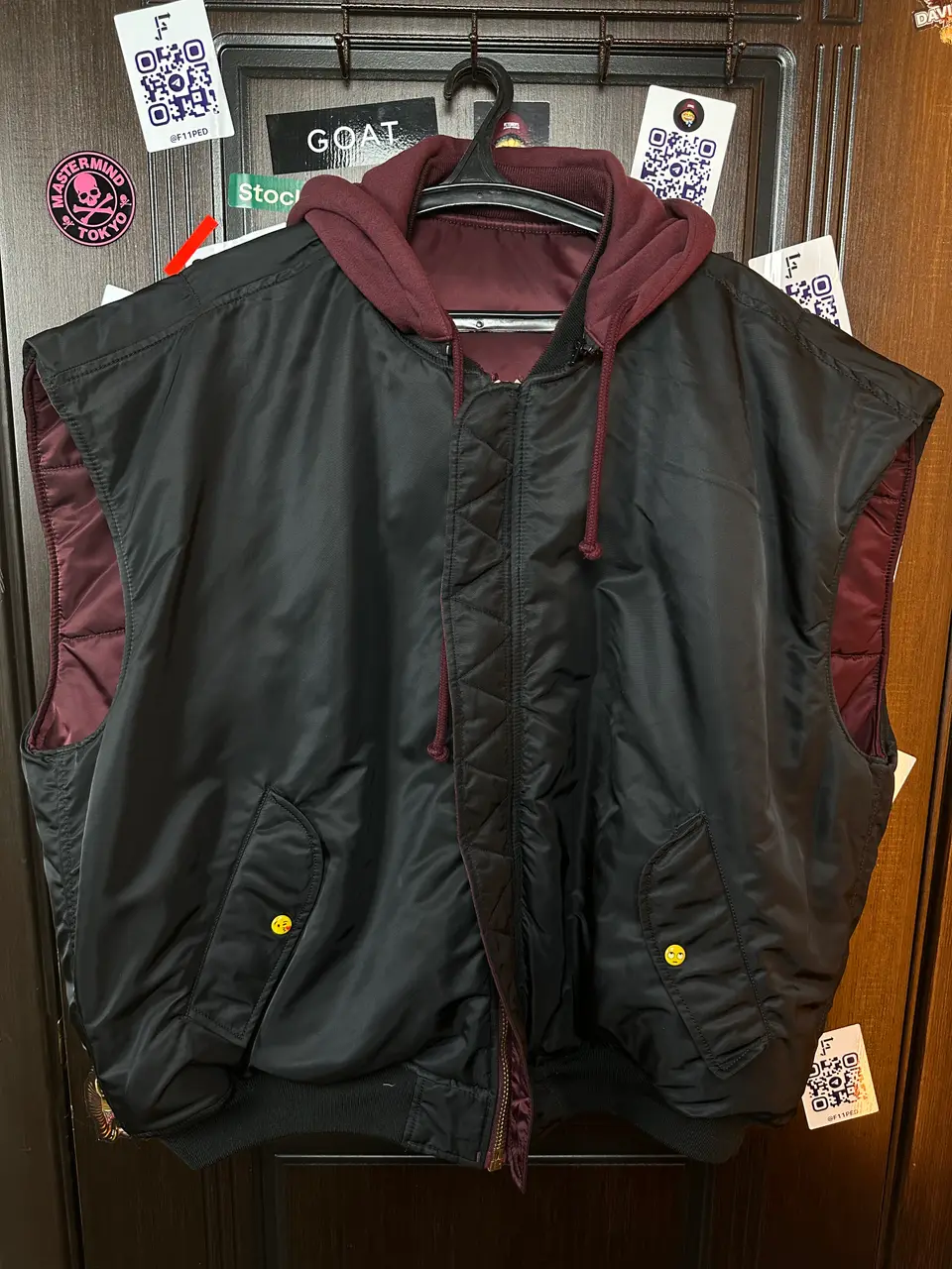Vetements Vest burgundy, detail view 5