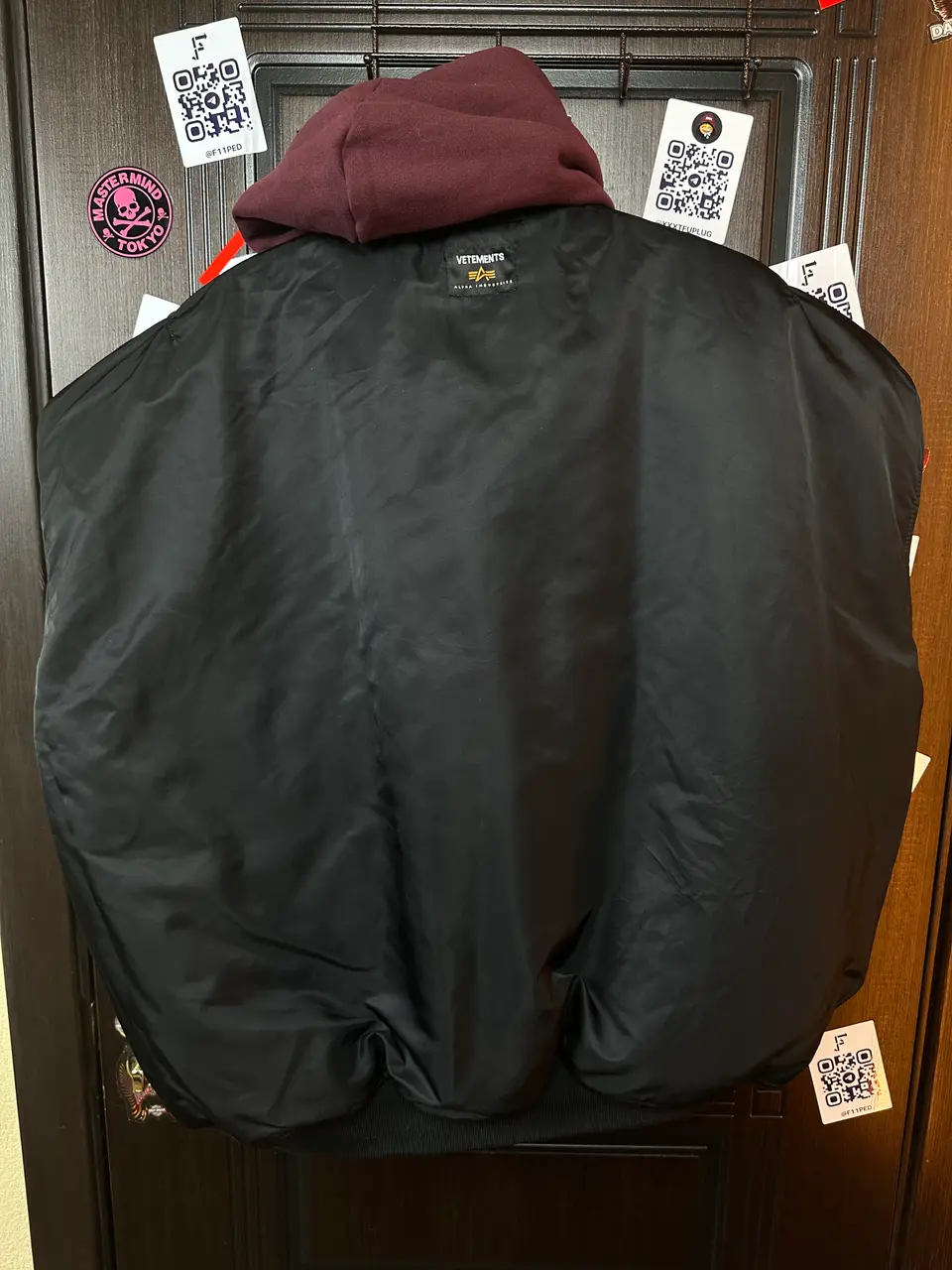 Vetements Vest burgundy, detail view 7