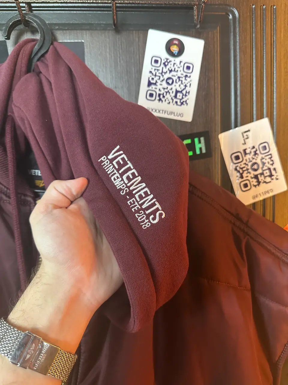 Vetements Vest burgundy, detail view 10