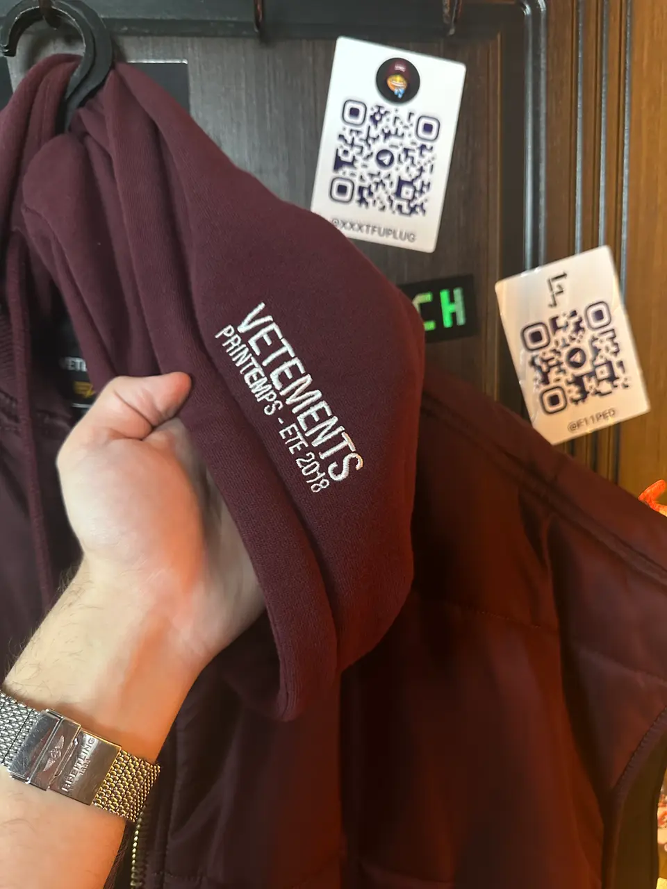 Vetements Vest burgundy, detail view 11