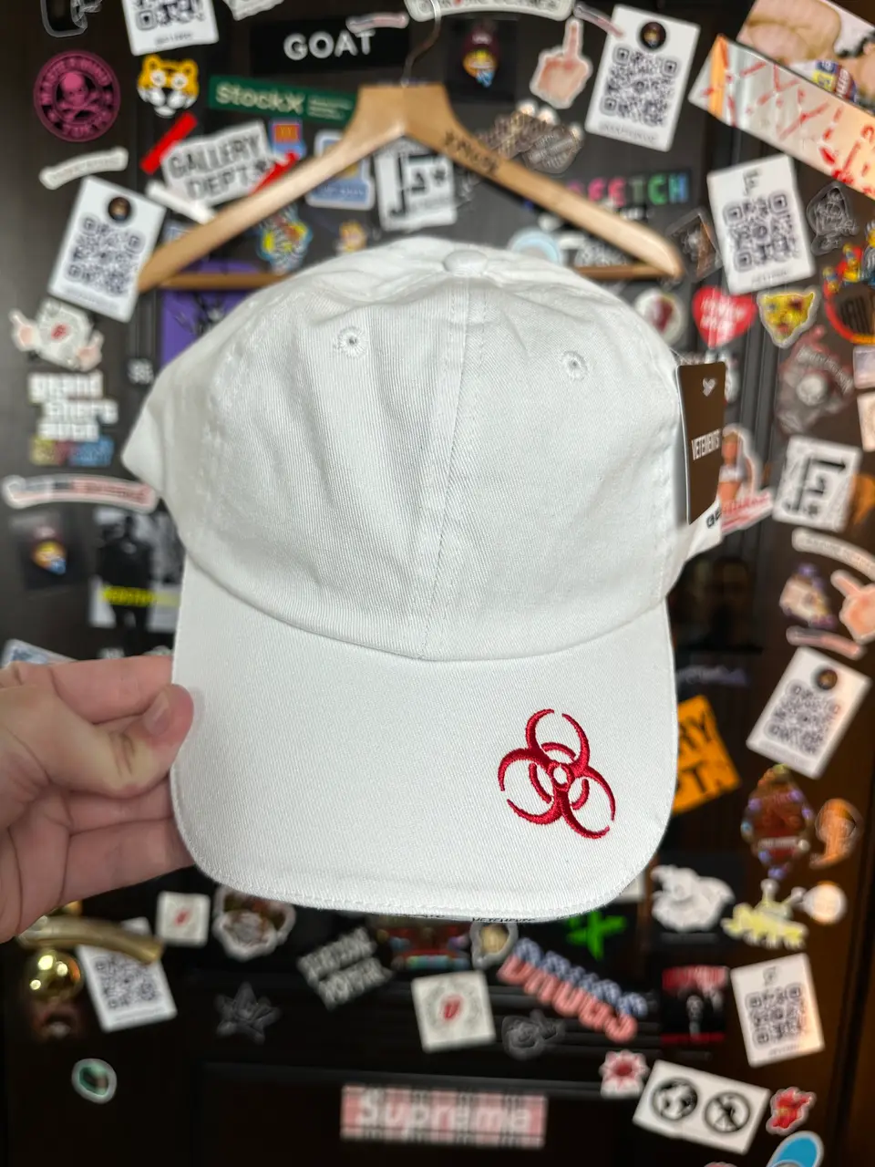 Vetements VETEMENTS NWT AW18 “Genetically Modified” Cap, detail view 4