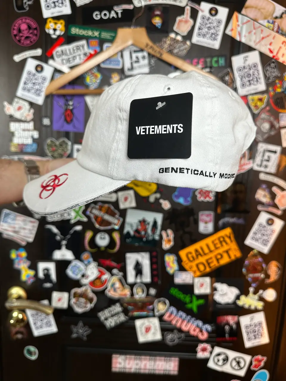 Vetements VETEMENTS NWT AW18 “Genetically Modified” Cap, detail view 5