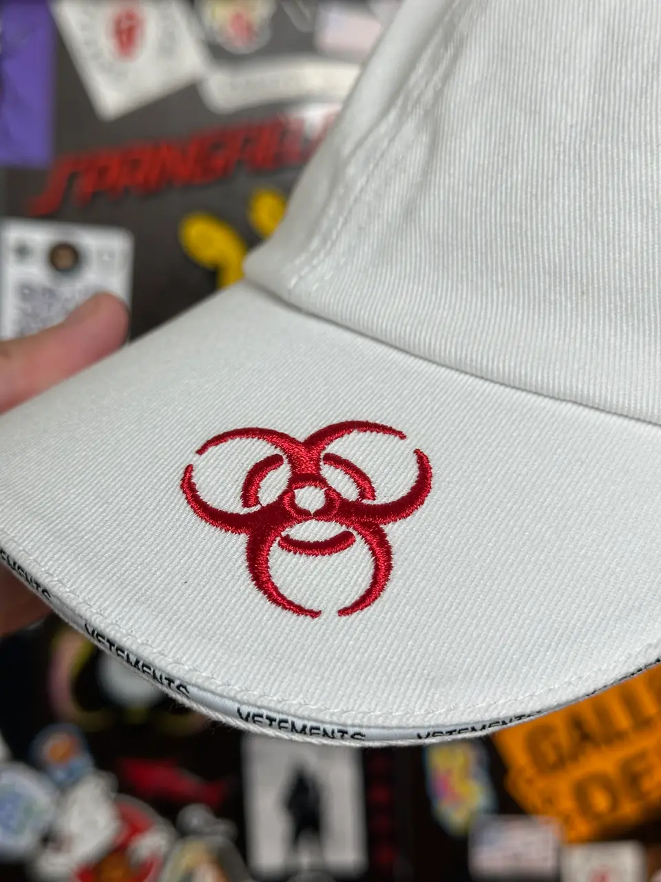 Vetements VETEMENTS NWT AW18 “Genetically Modified” Cap, detail view 11