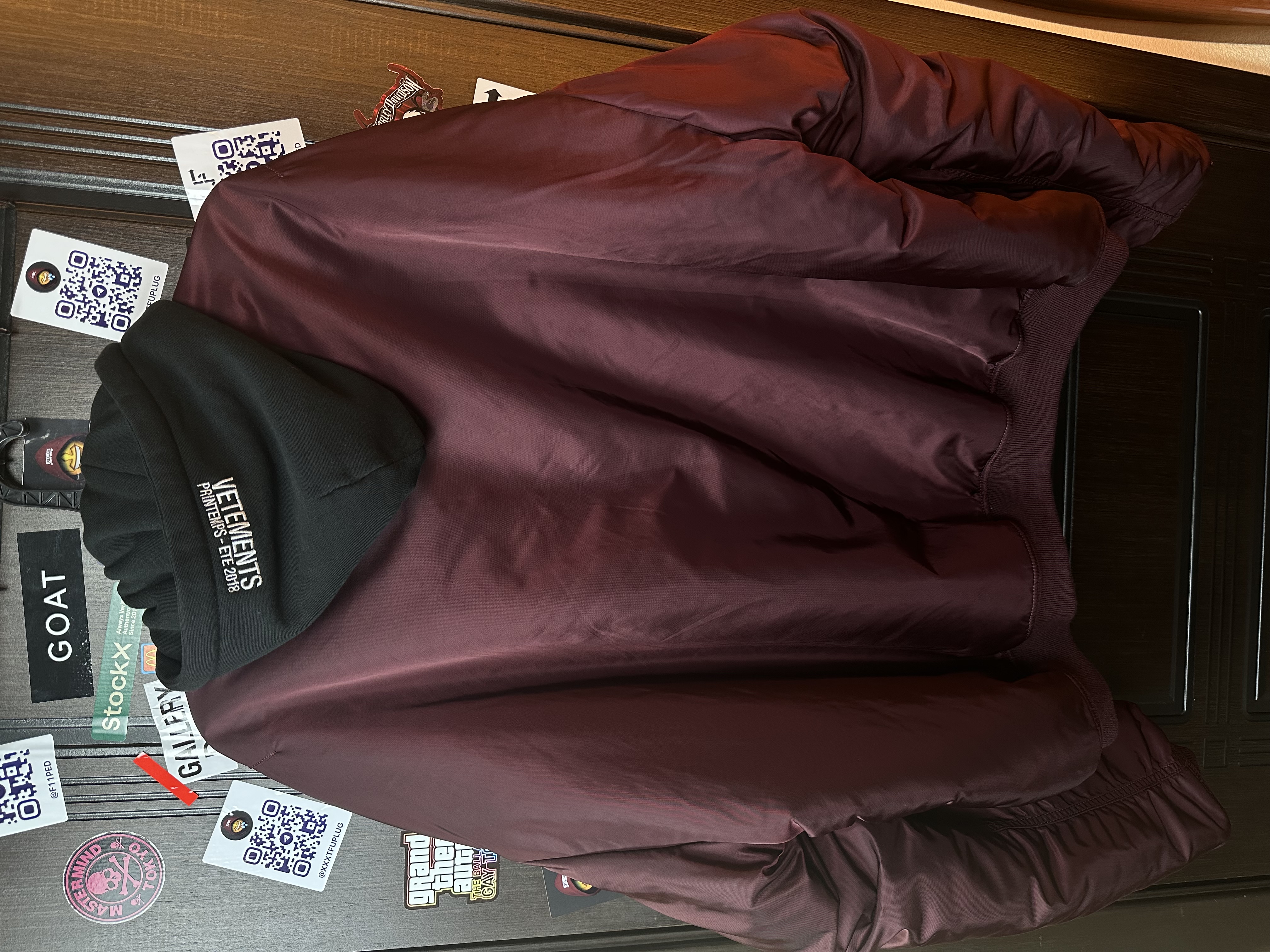 Vetements Burgundy Bomber Emoji XS, detail view 2