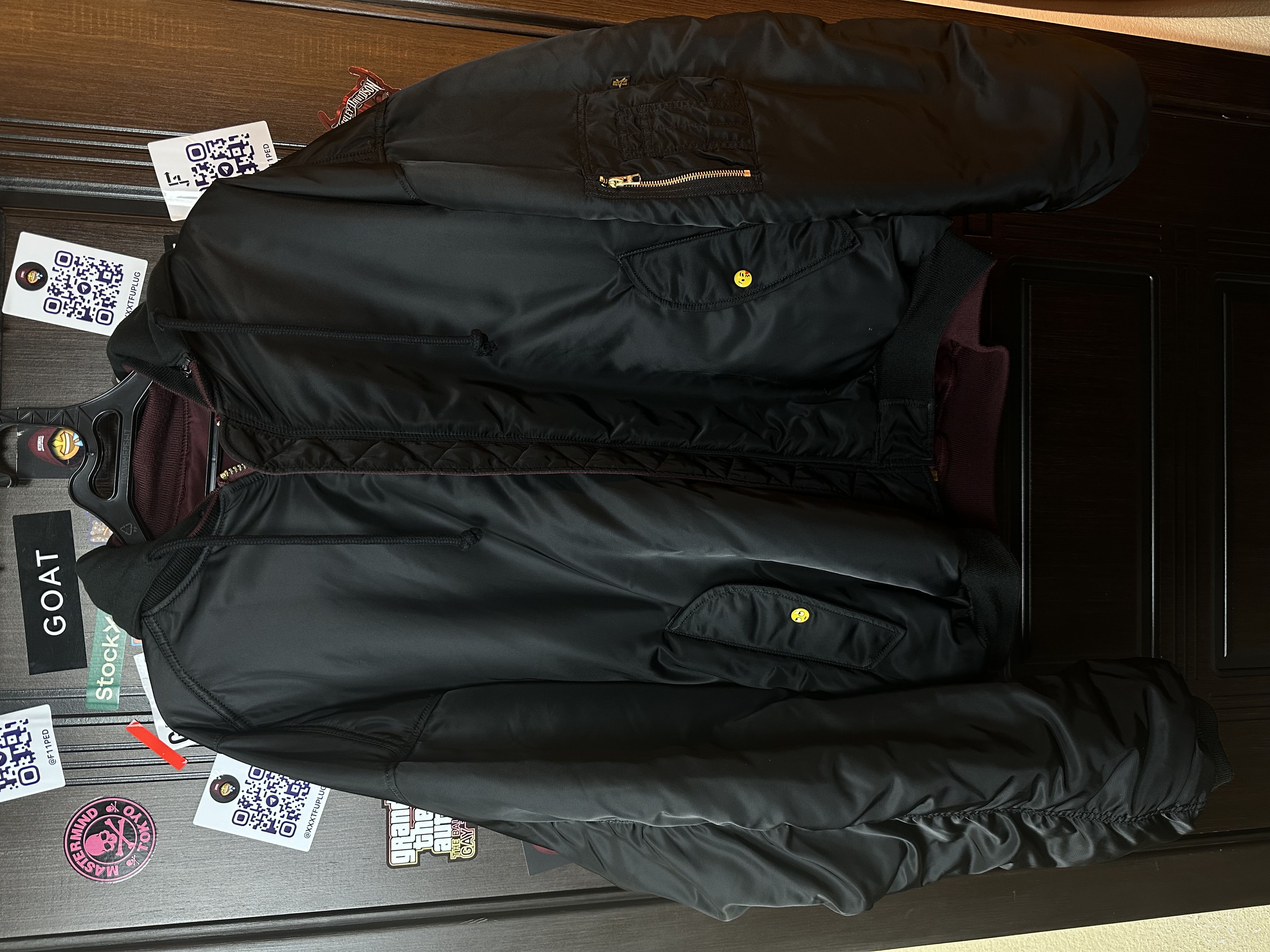 Vetements Burgundy Bomber Emoji XS, detail view 3