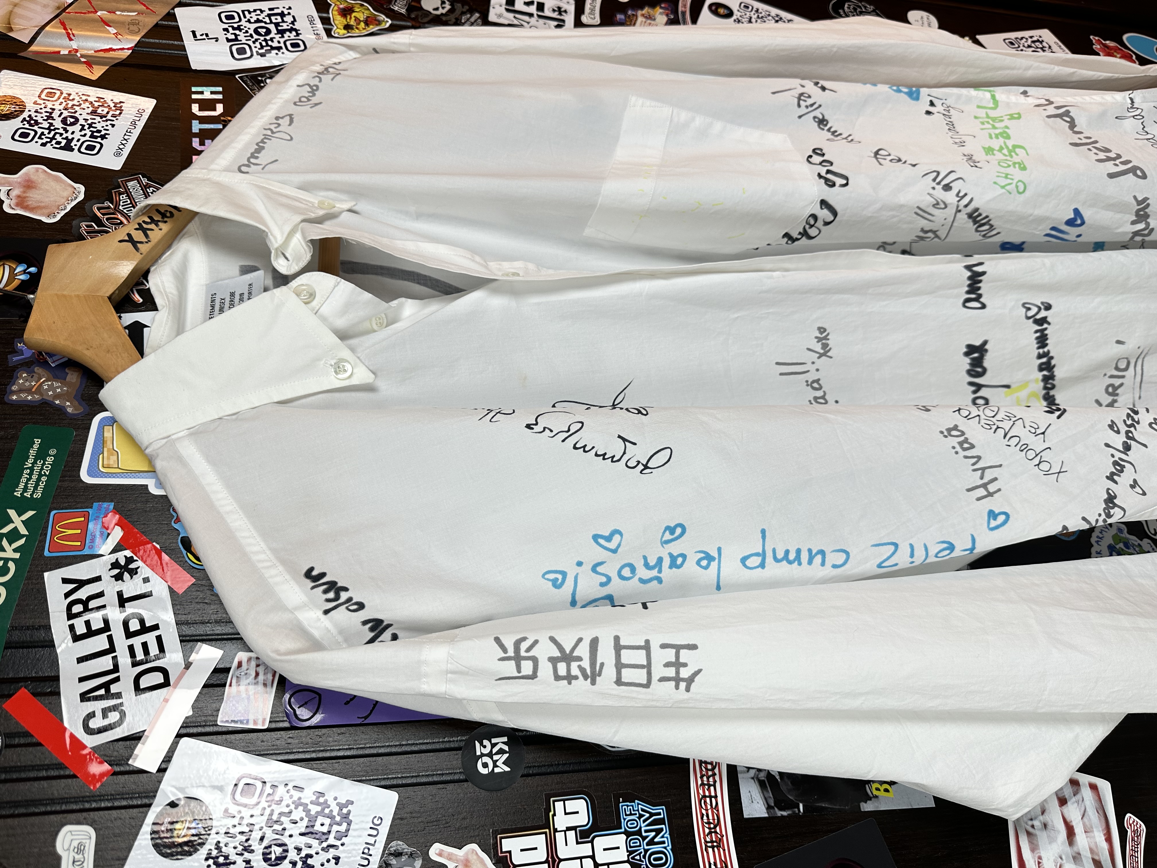 Vetements Tansatsmeli Happy Birthday, detail view 7