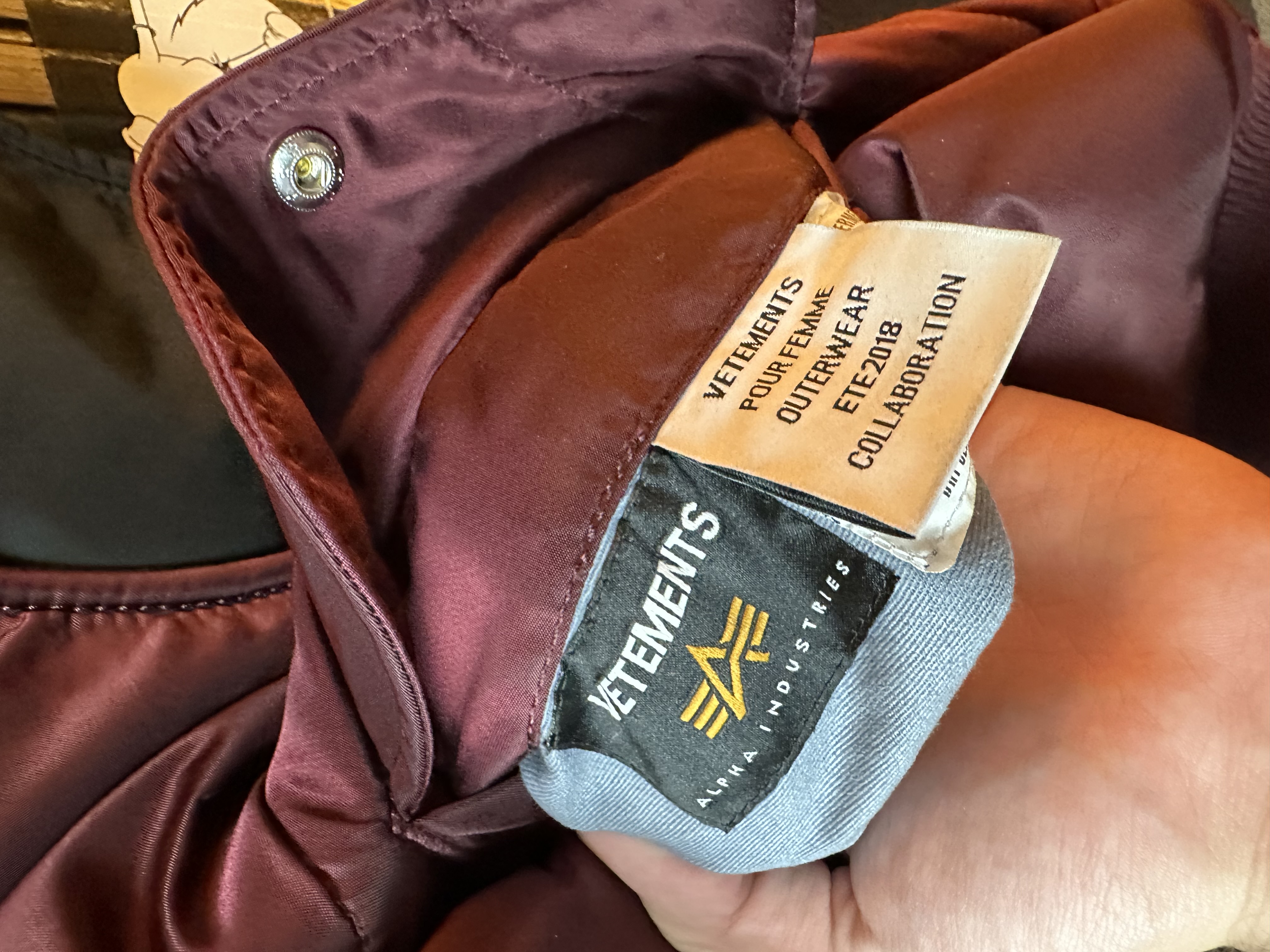 Vetements Vest burgundy, detail view 16